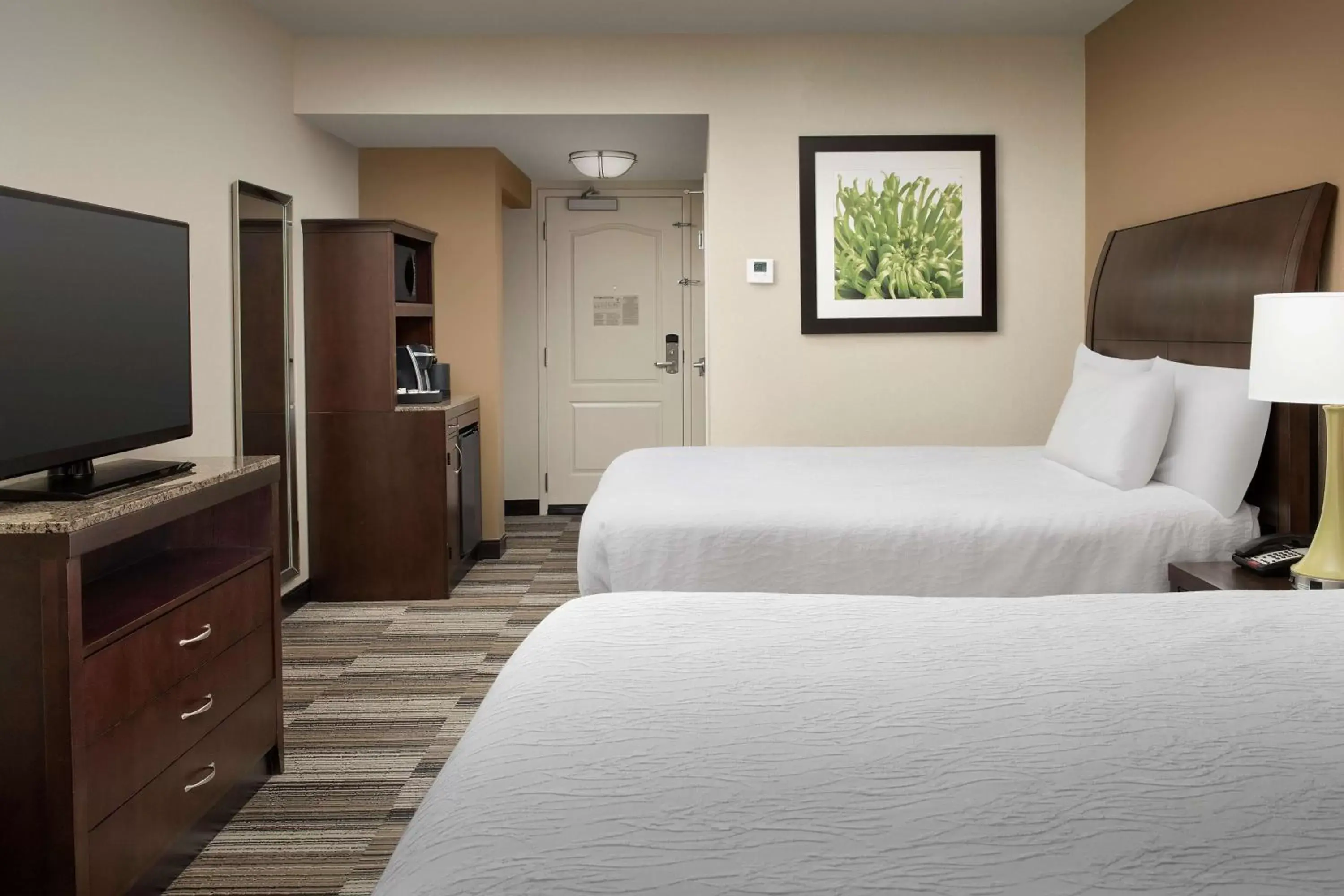 Bed in Hilton Garden Inn Charlotte/Mooresville