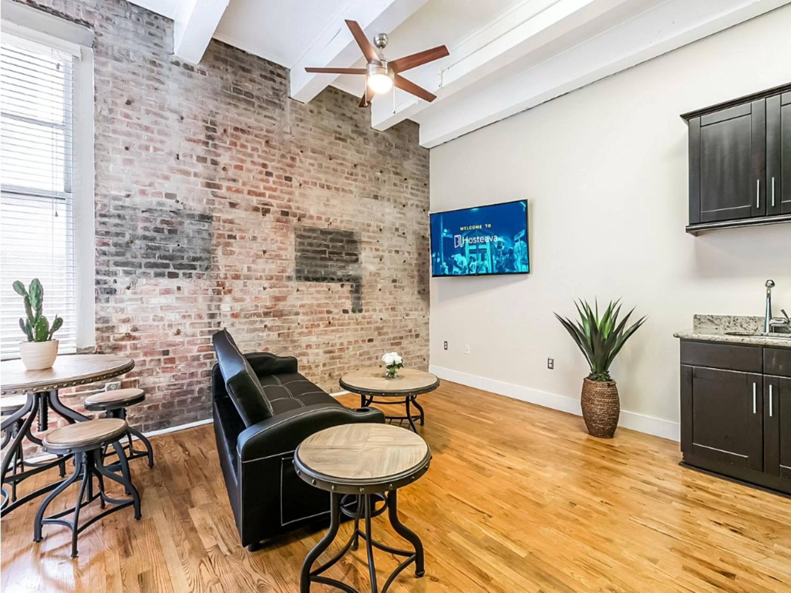 TV and multimedia, TV/Entertainment Center in Stunning Apartments with Luxury Amenities