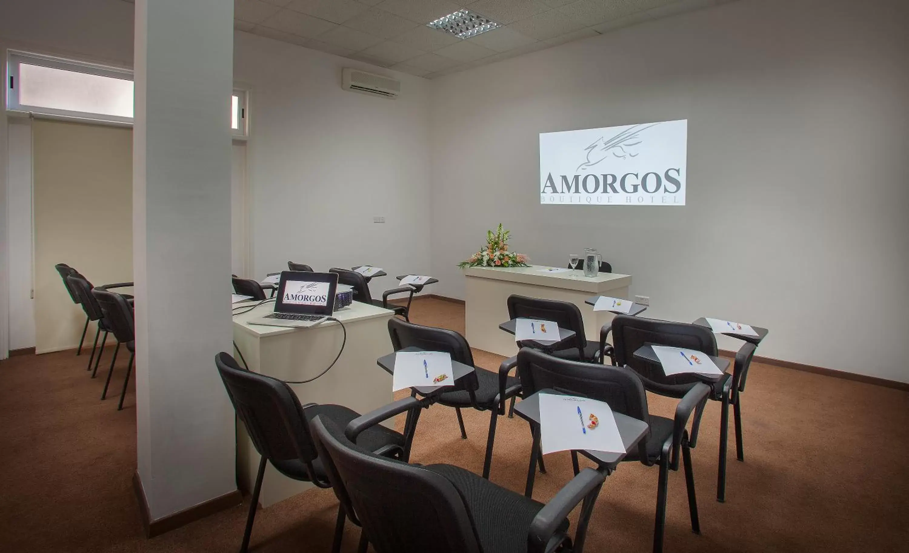 Meeting/conference room, Restaurant/Places to Eat in Amorgos Boutique Hotel