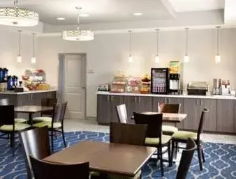 Restaurant/Places to Eat in Hawthorn Suites by Wyndham Midland
