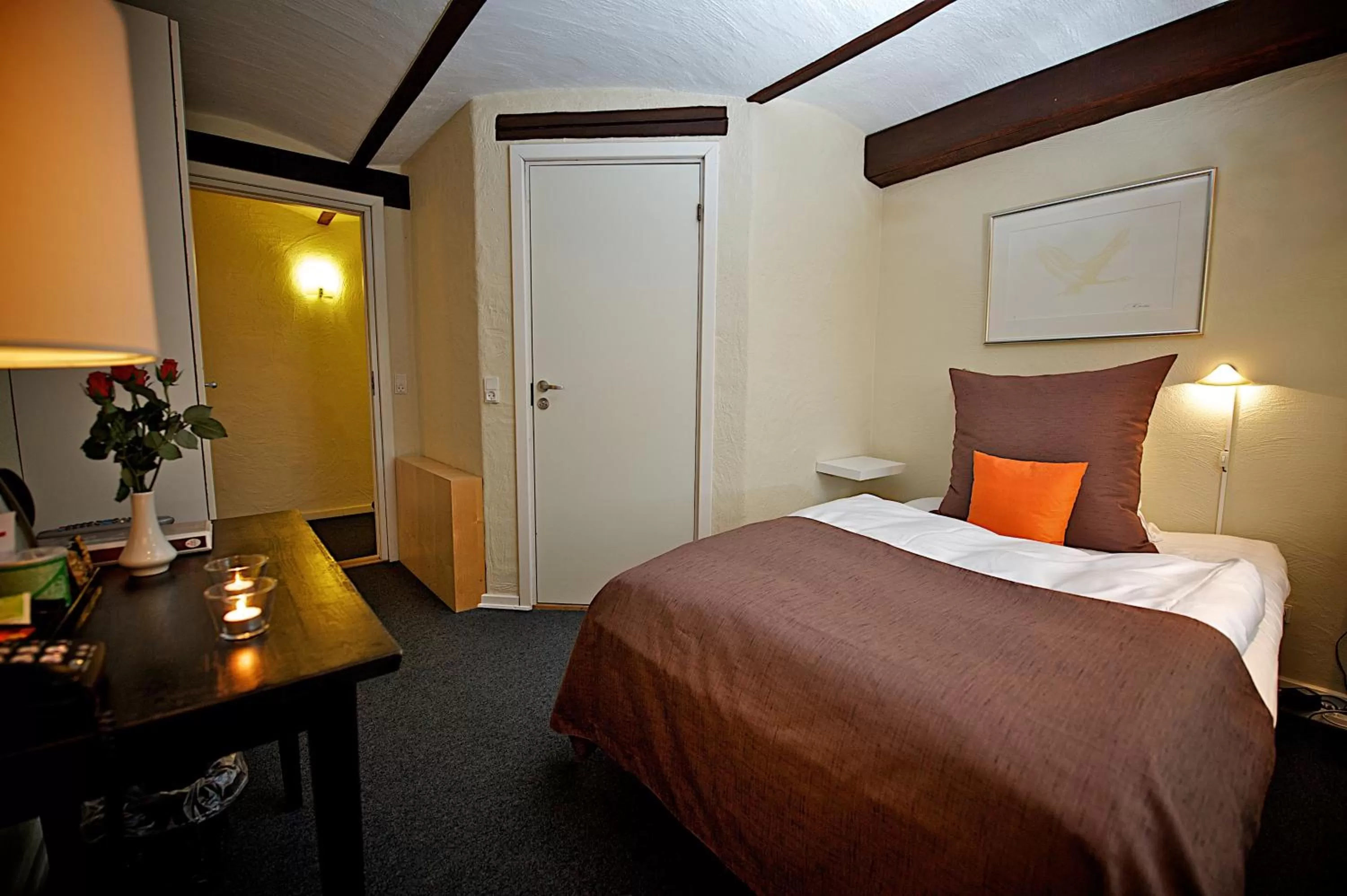 Bed in Benniksgaard Hotel