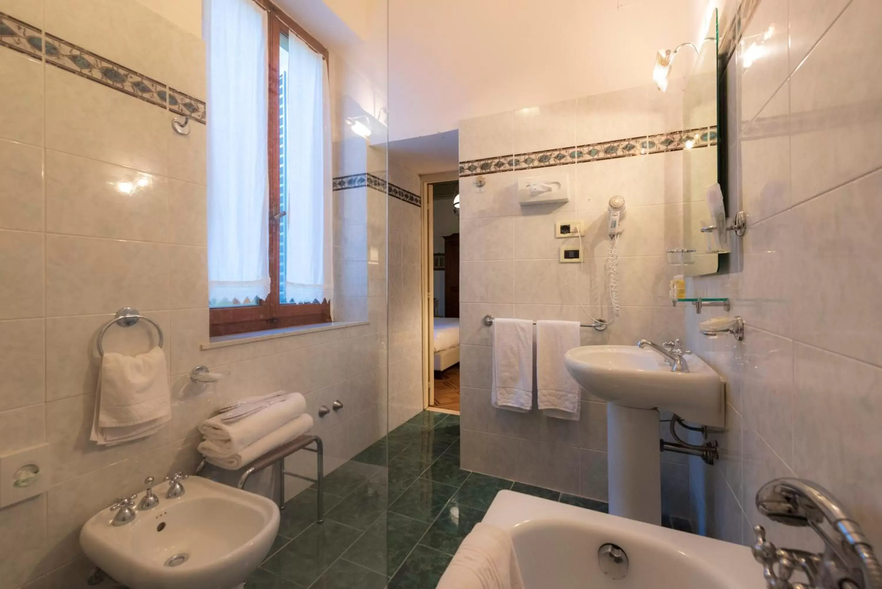 Bathroom in Villa Scacciapensieri Boutique Hotel