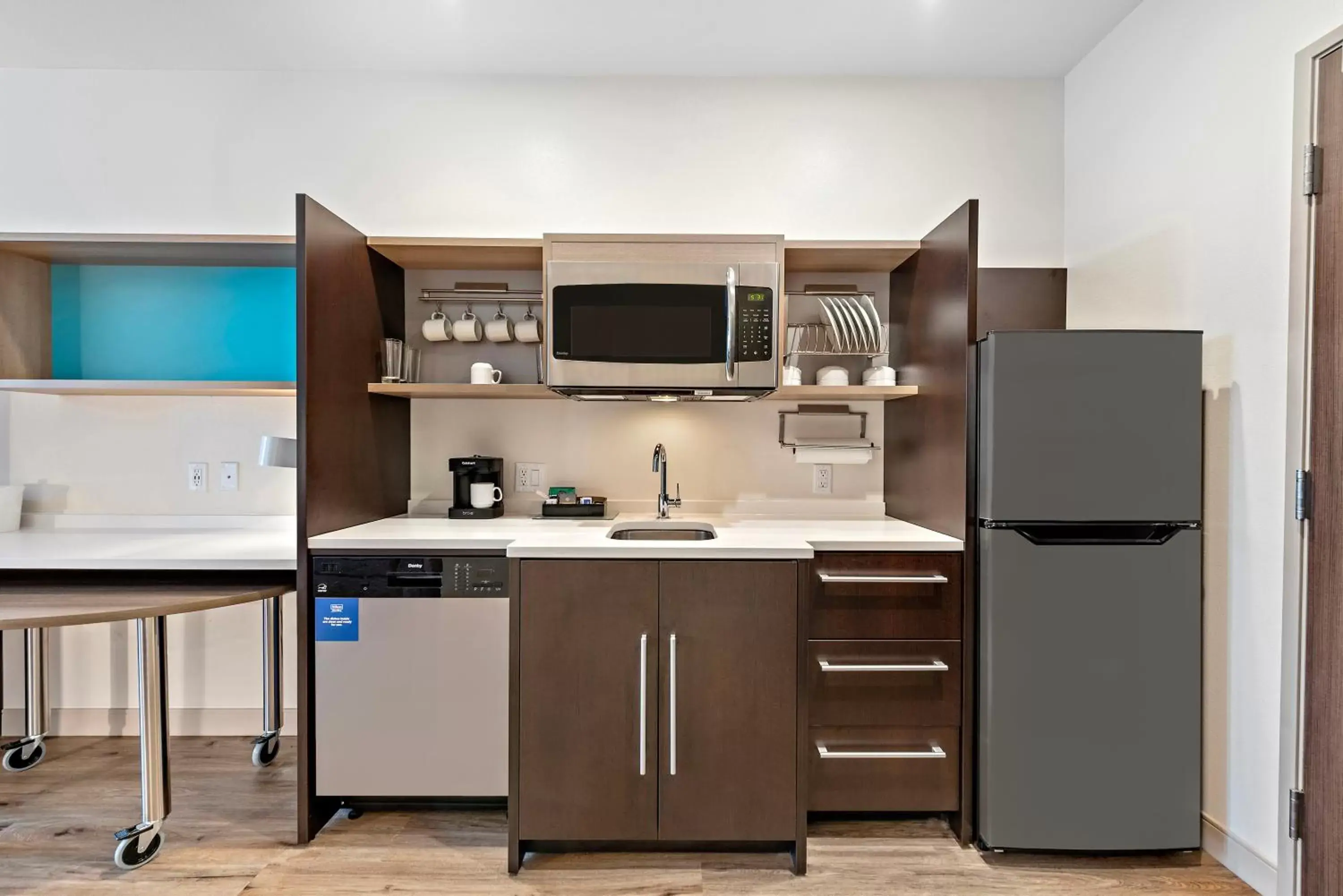 Kitchen or kitchenette, Kitchen/Kitchenette in Home2 Suites By Hilton San Bernardino