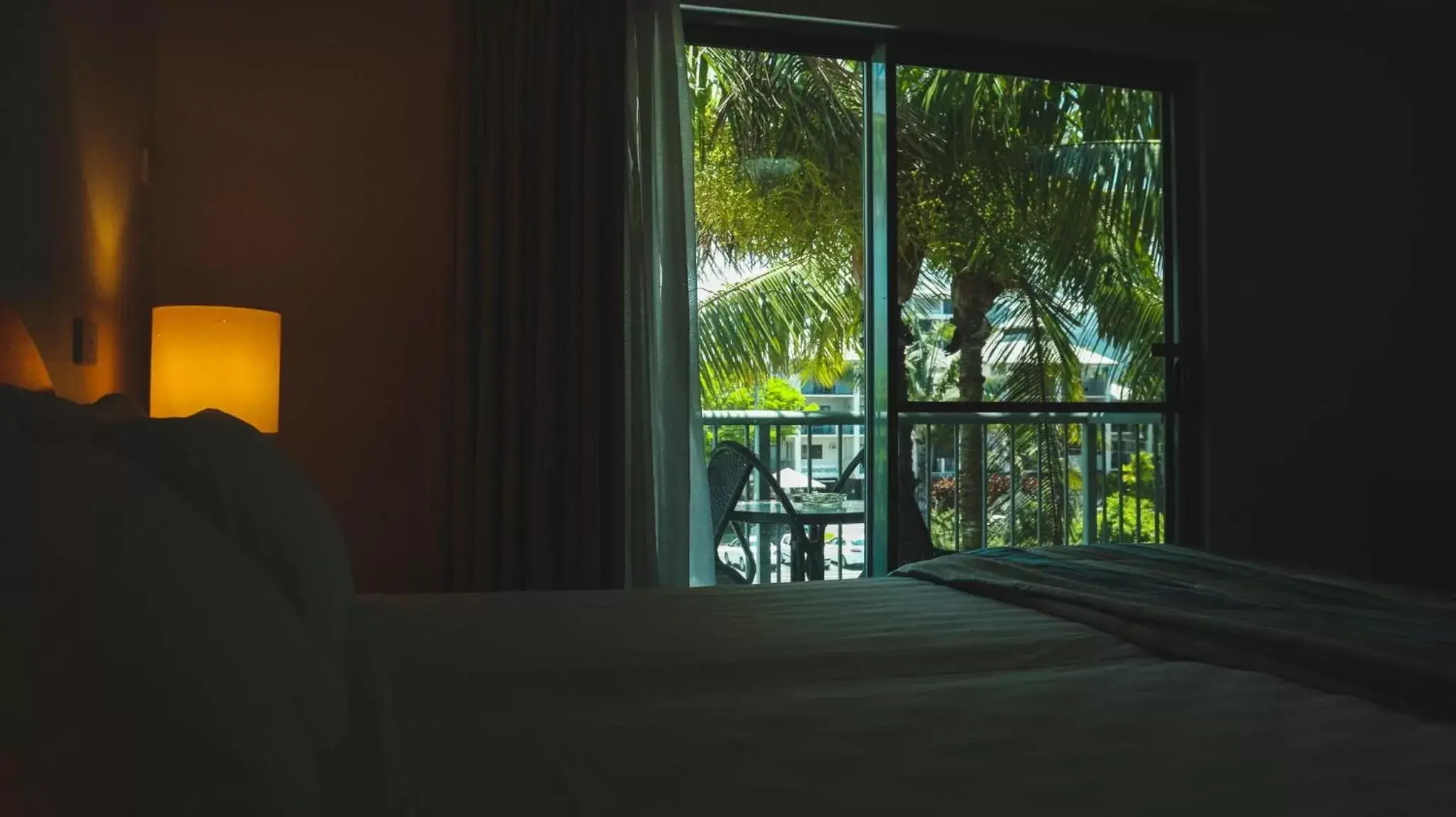 Bedroom, Bed in Heritage Cairns Hotel