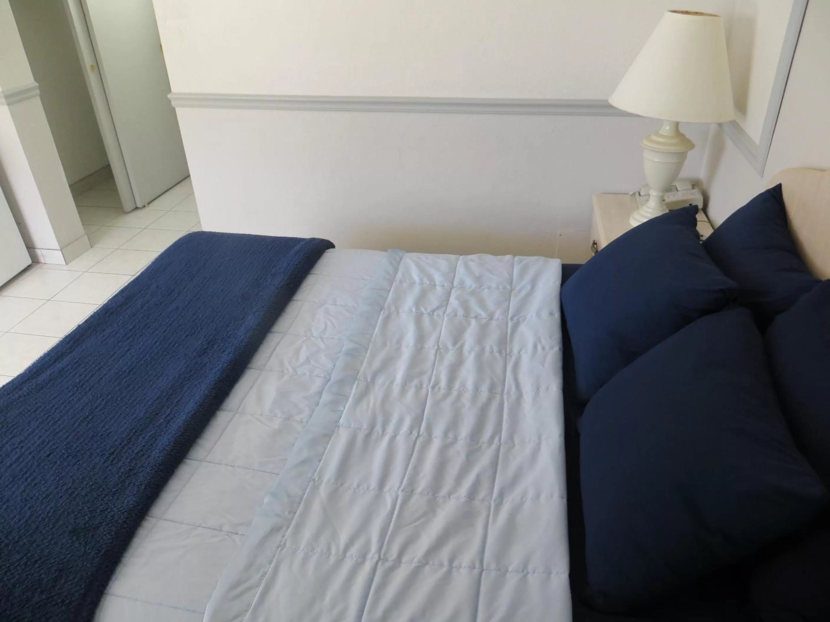 Bed in Sand Castle Motel