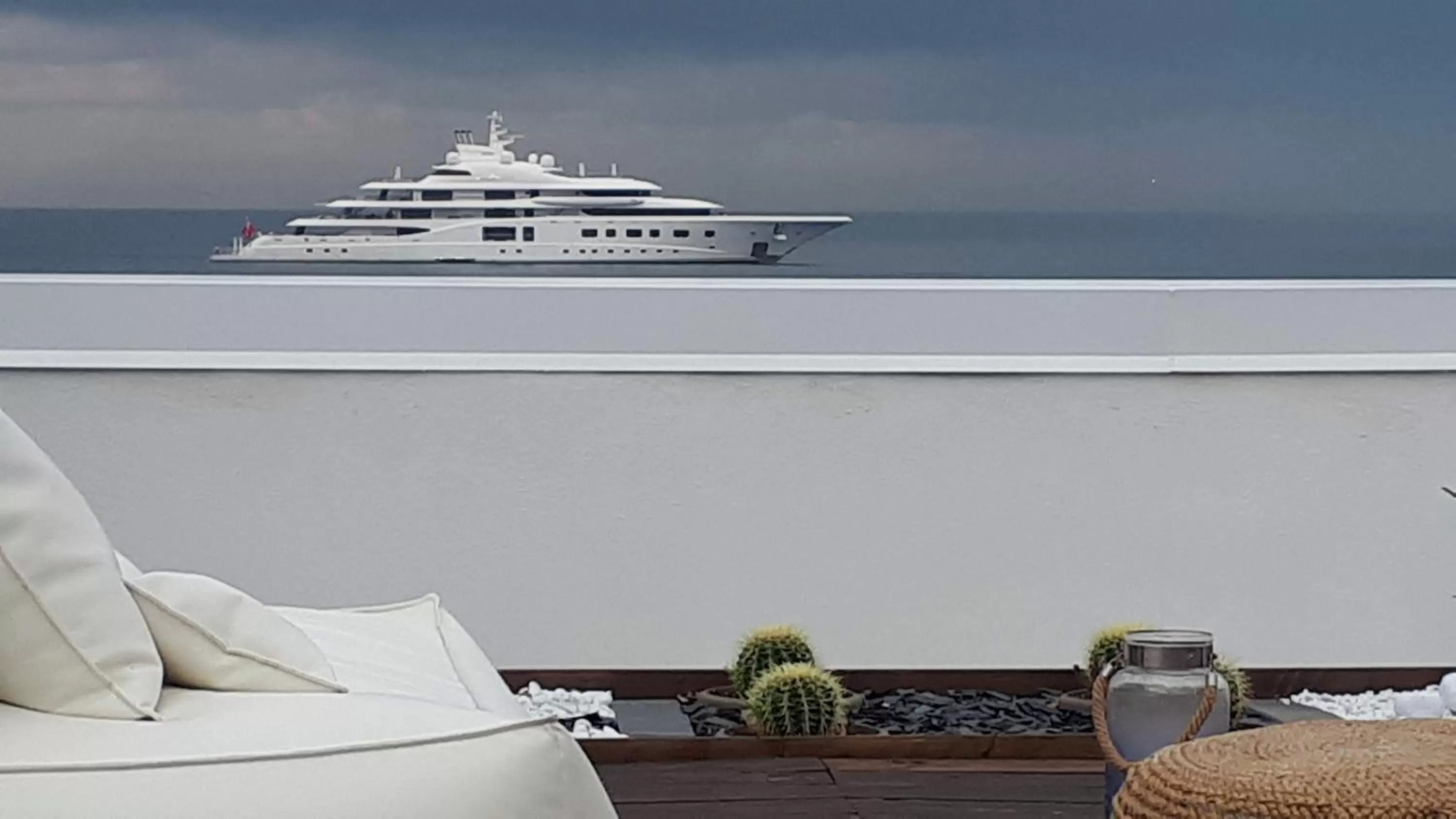 Sea view in La Chiaja art&relais