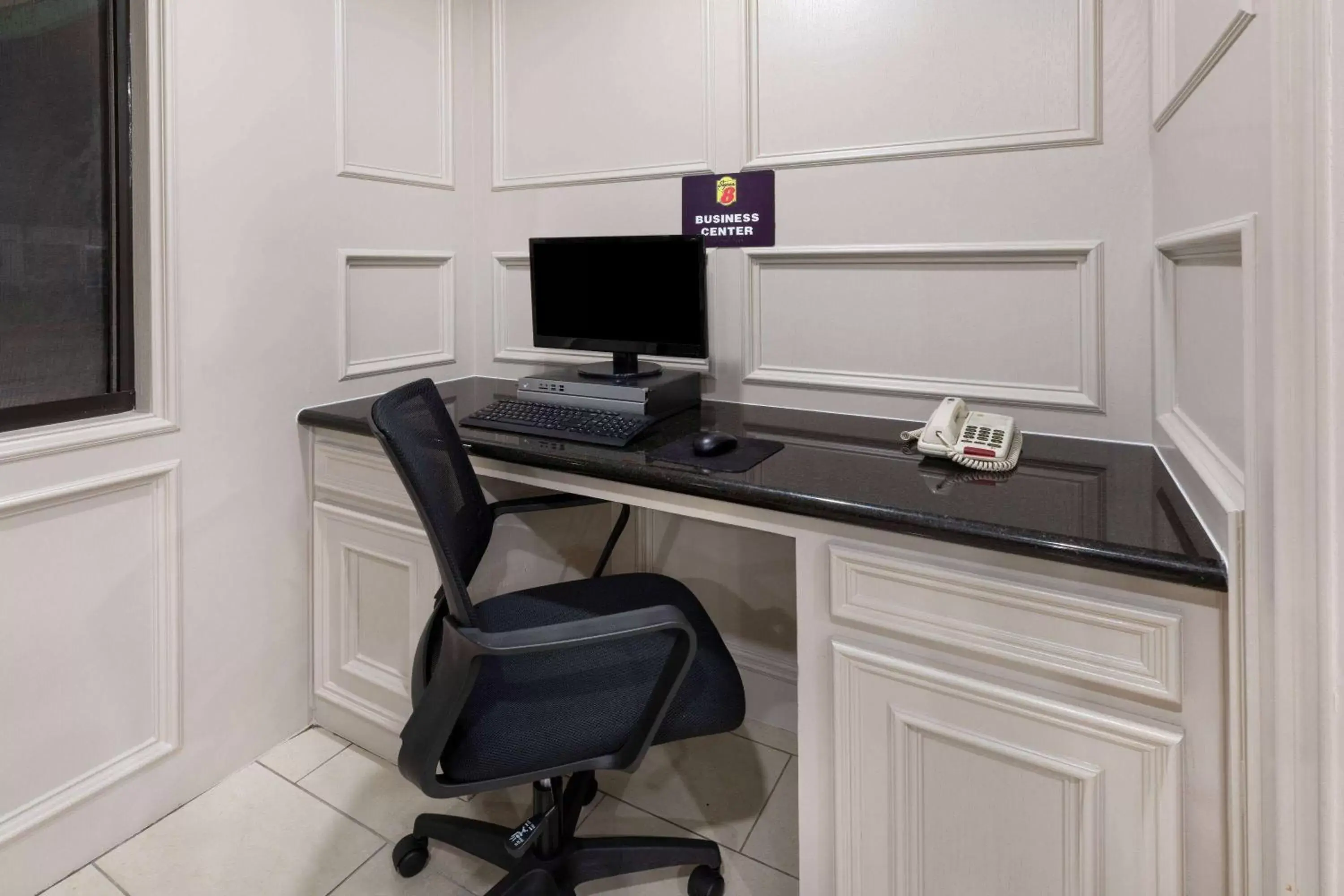 Business facilities in Super 8 by Wyndham League City