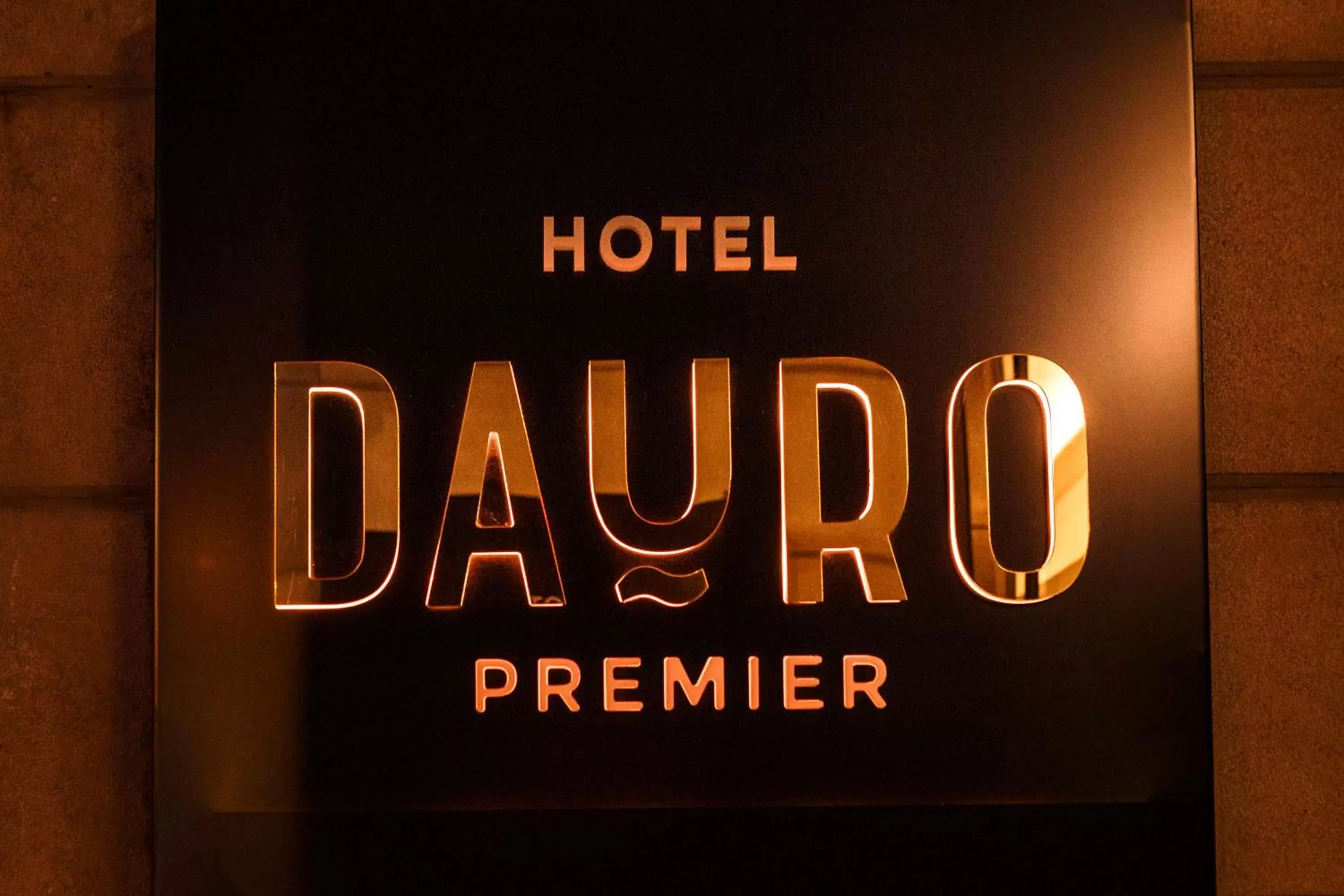 Logo/Certificate/Sign in Hotel Dauro Premier