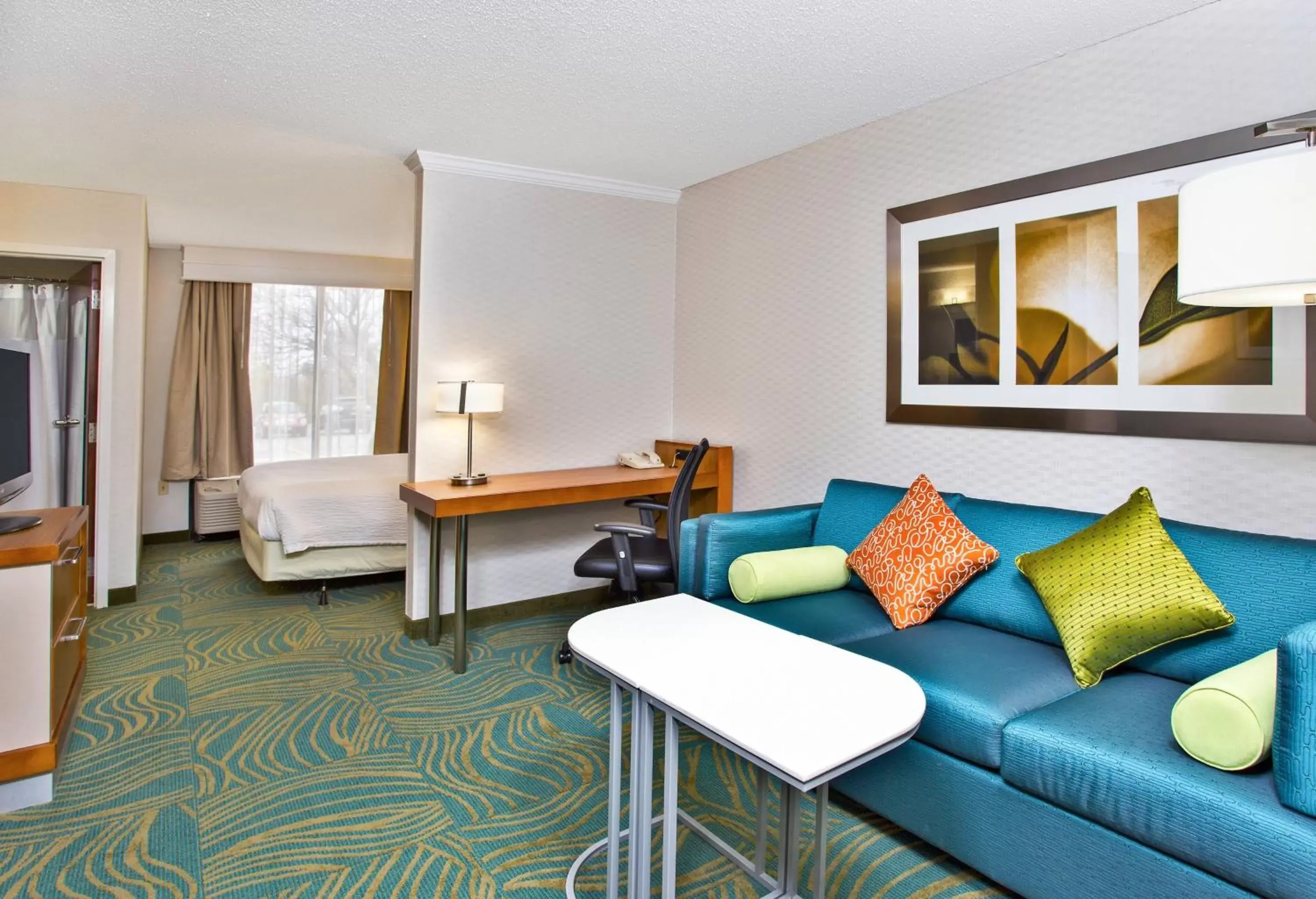 Bed, Seating Area in SpringHill Suites by Marriott Chicago Southwest at Burr Ridge Hinsdale
