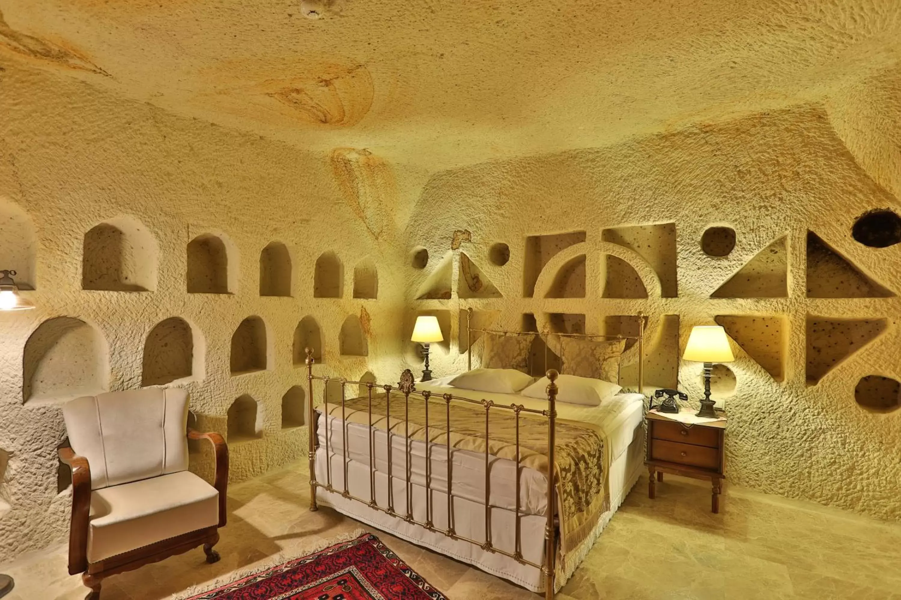 Bed in Yunak Evleri Cappadocia