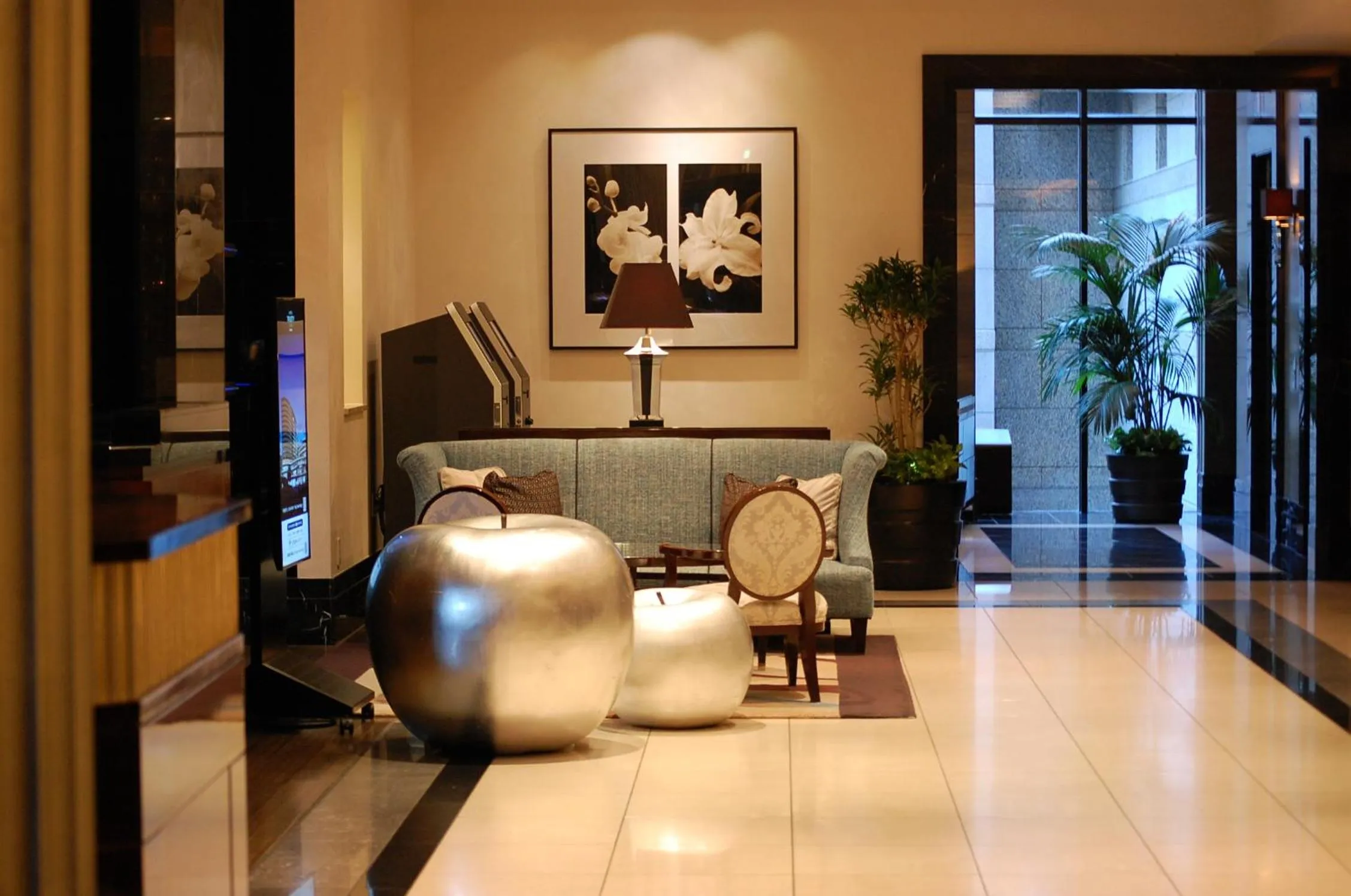 Lobby or reception in Hotel Trusty Tokyo Bayside