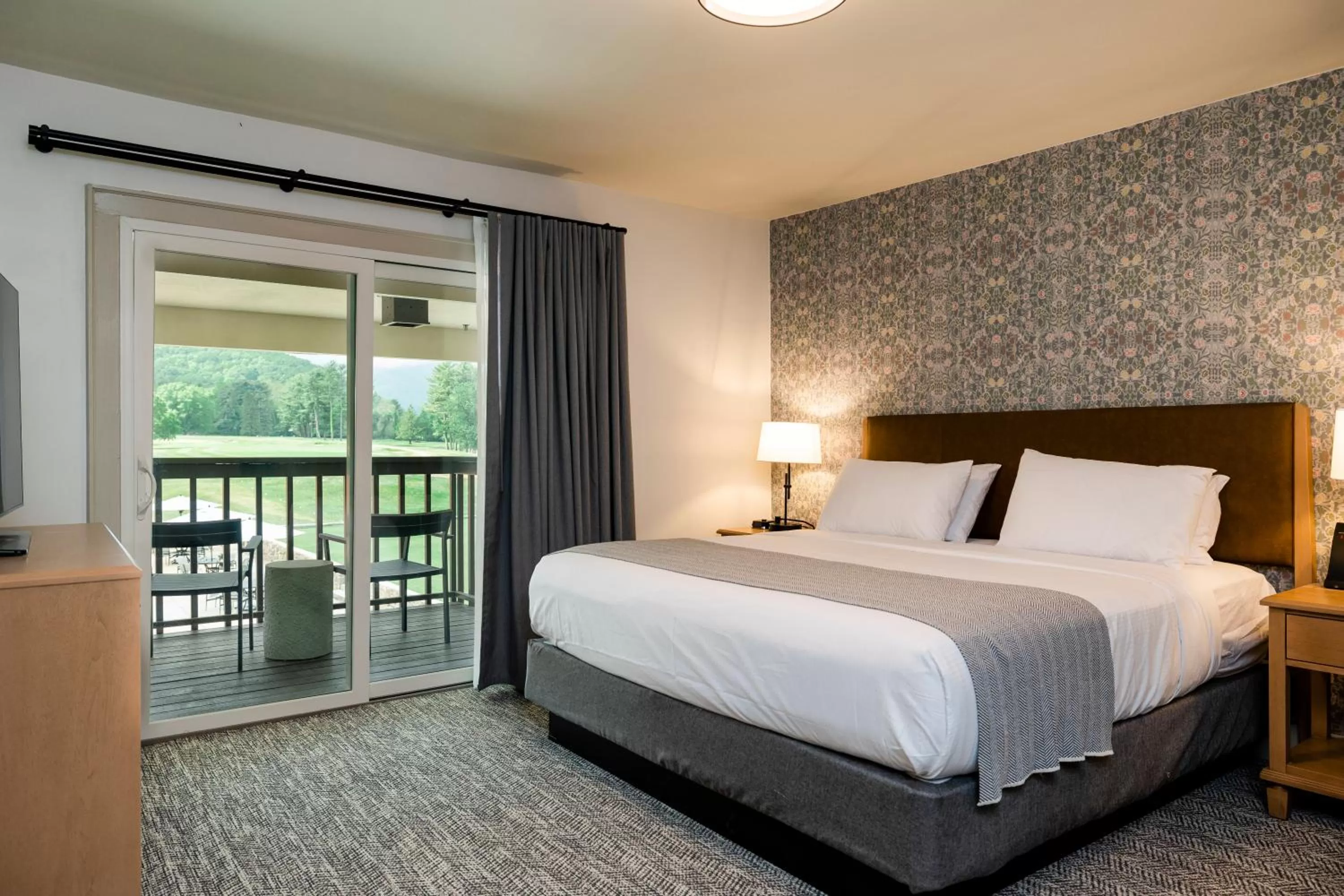 View (from property/room), Bed in Waynesville Inn & Golf Club, Trademark Collection by Wyndham