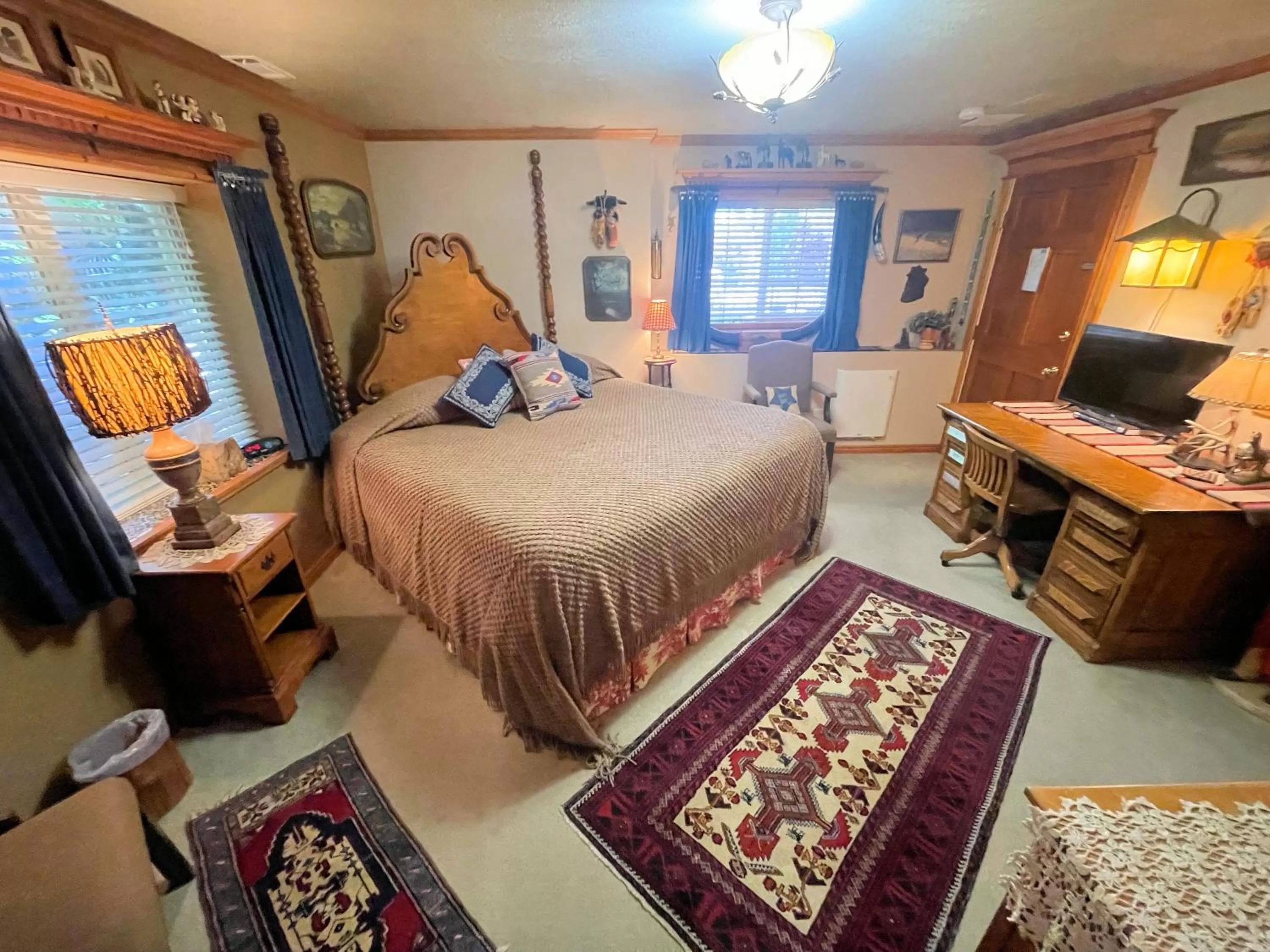 Bedroom in Big Yellow Inn
