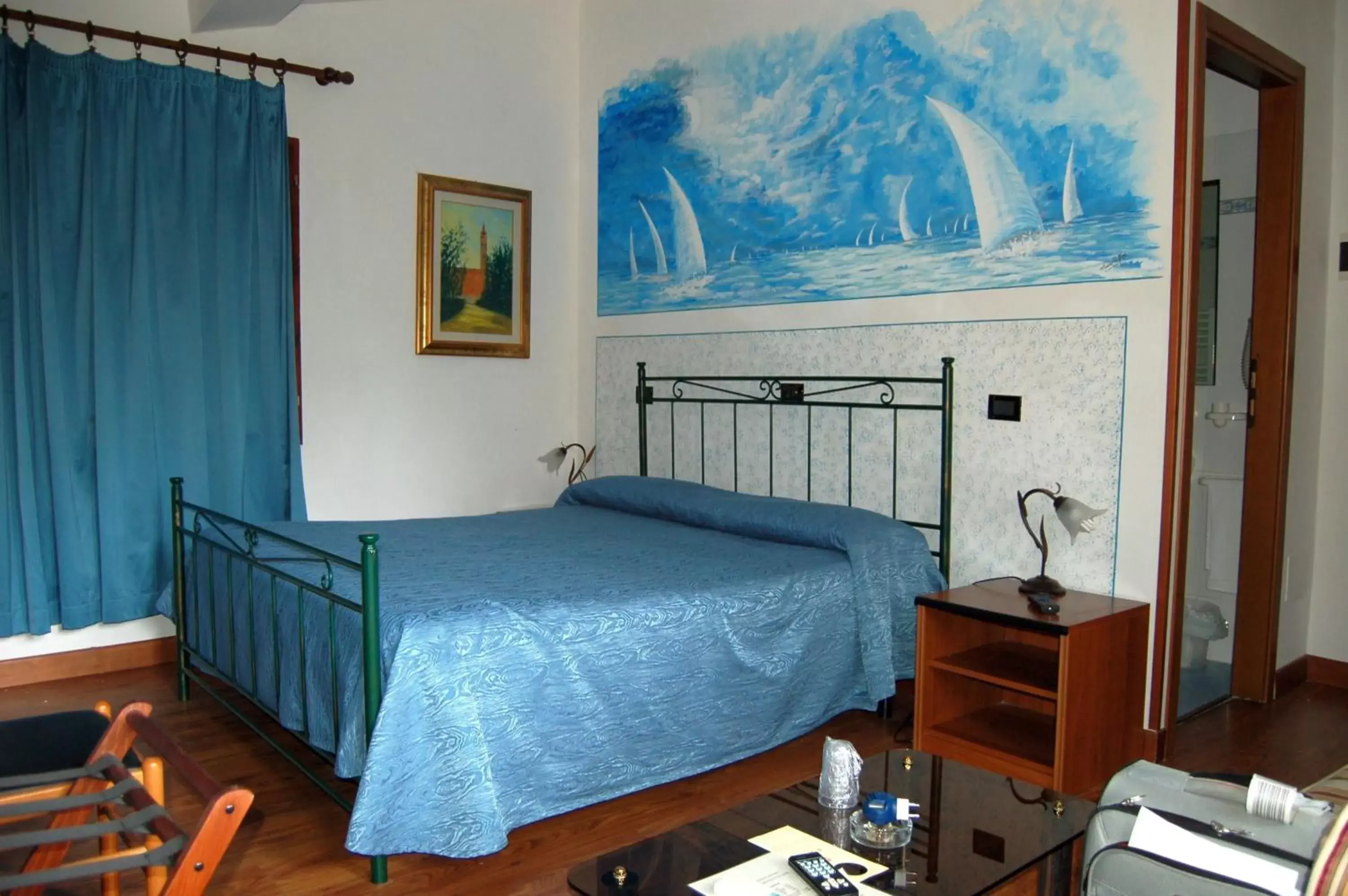 Bed in Hotel Leonardo