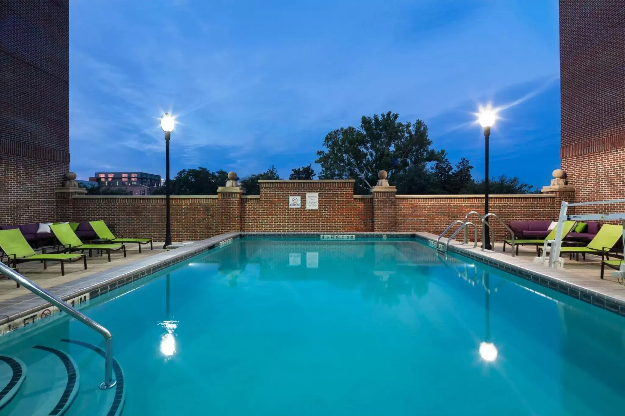 Swimming Pool in Holiday Inn Savannah Historic District, an IHG Hotel