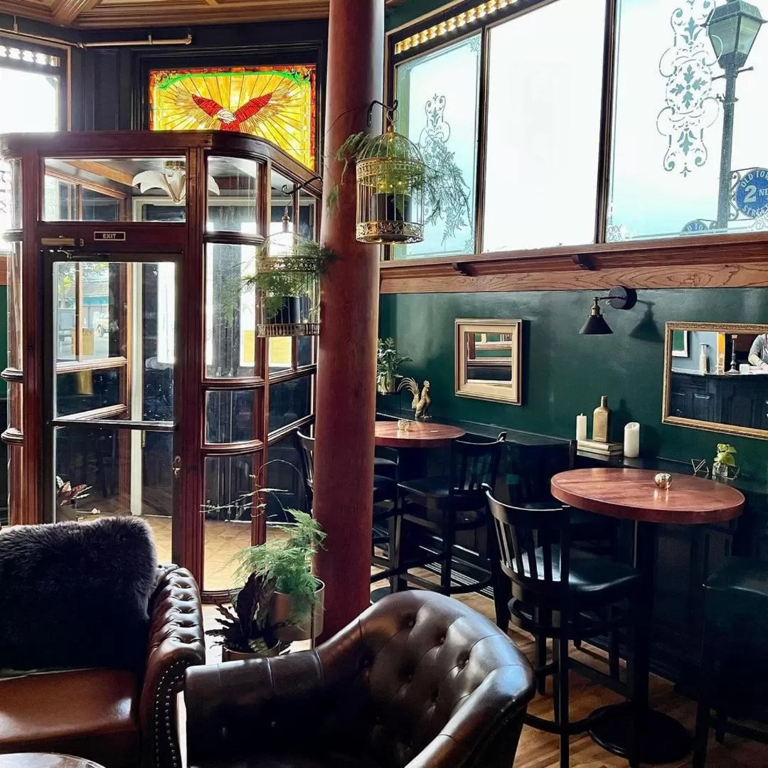 Restaurant/places to eat in The Inn at 2nd & C