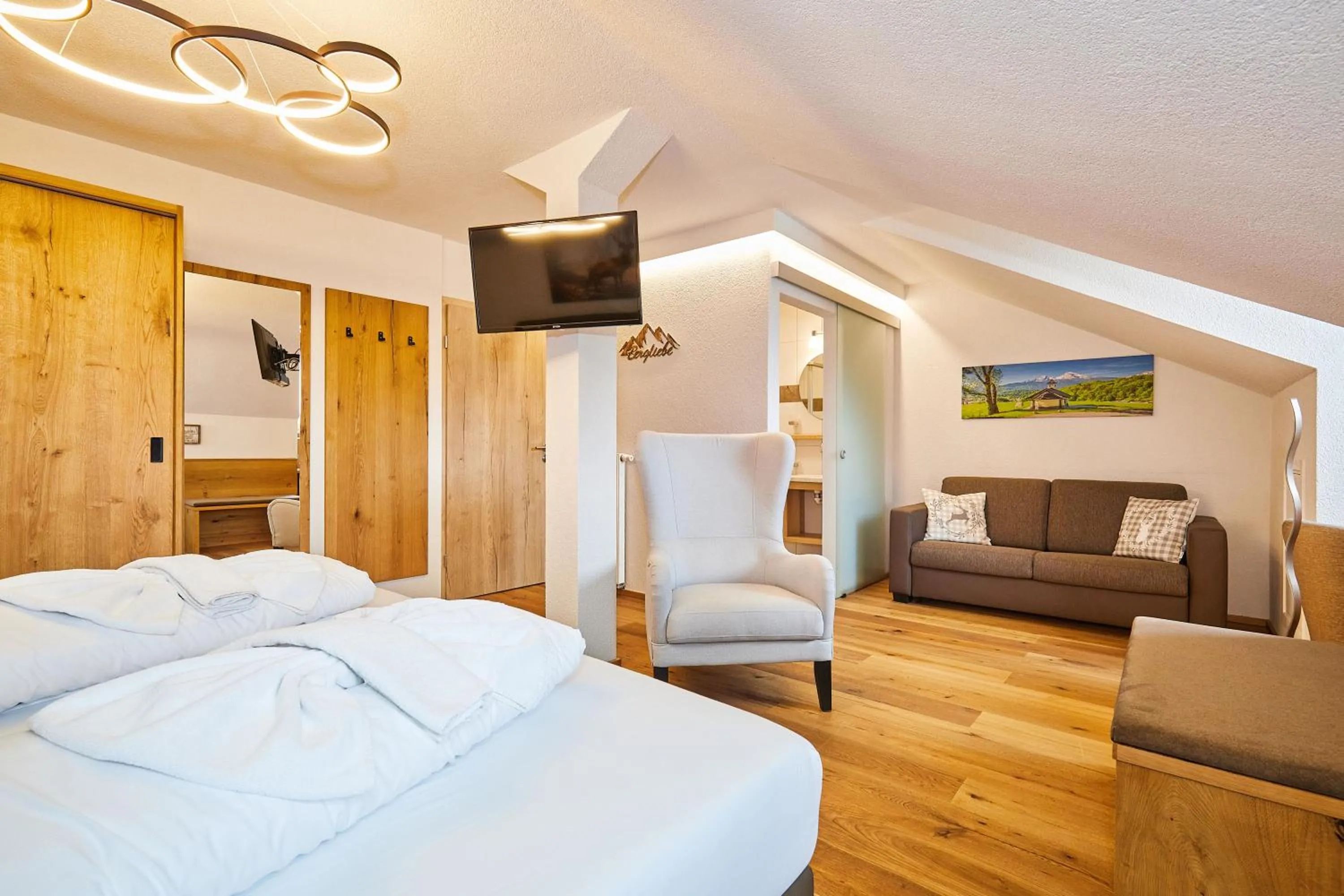 Communal lounge/ TV room, Bed in Hotel Rupertihof