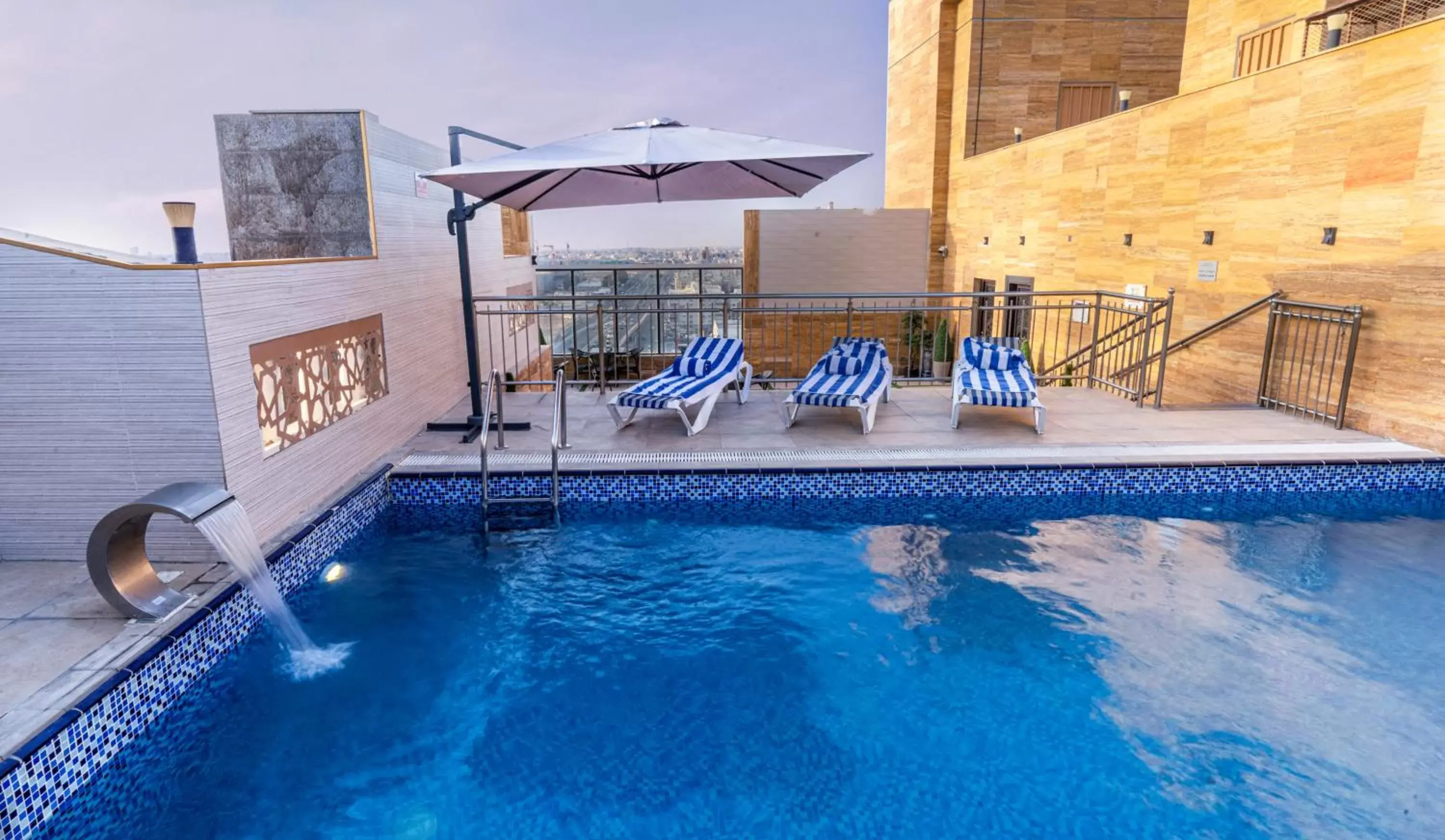 Swimming Pool in Iridium 70 Hotel
