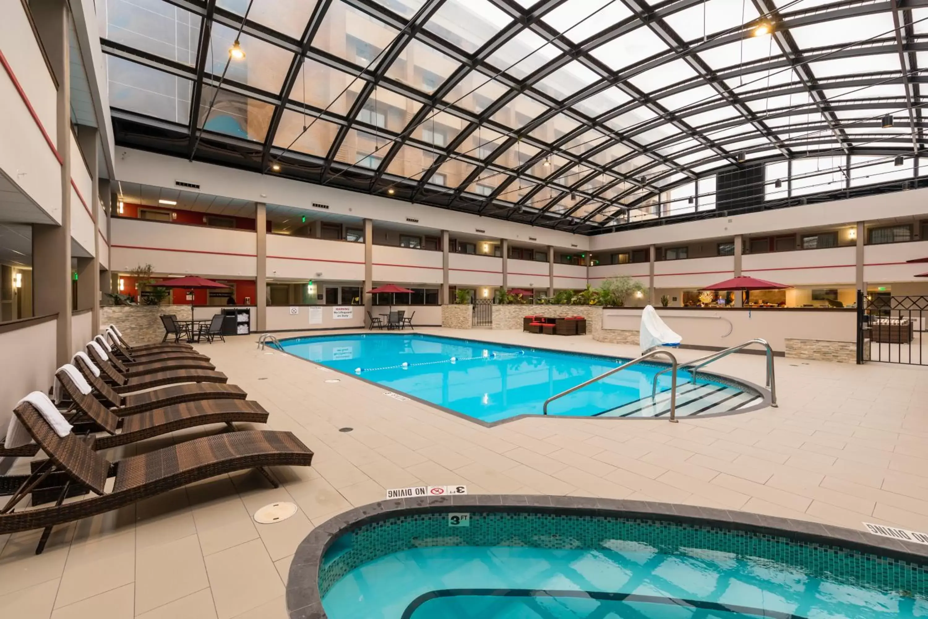 Pool view, Swimming Pool in Brookfield- Milwaukee Hotel
