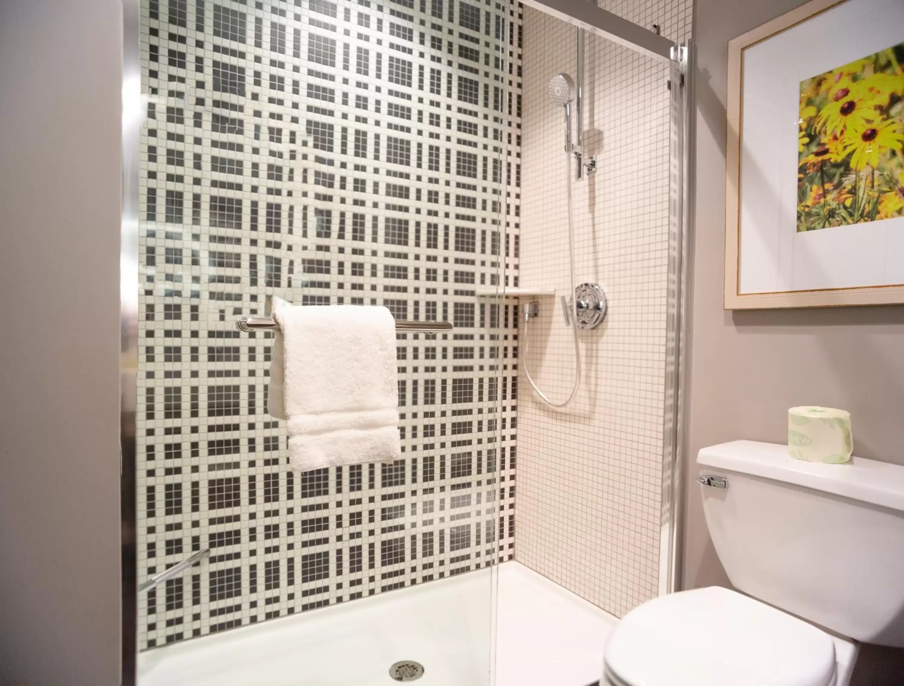 Photo of the whole room, Bathroom in Hotel Indigo Hattiesburg, an IHG Hotel