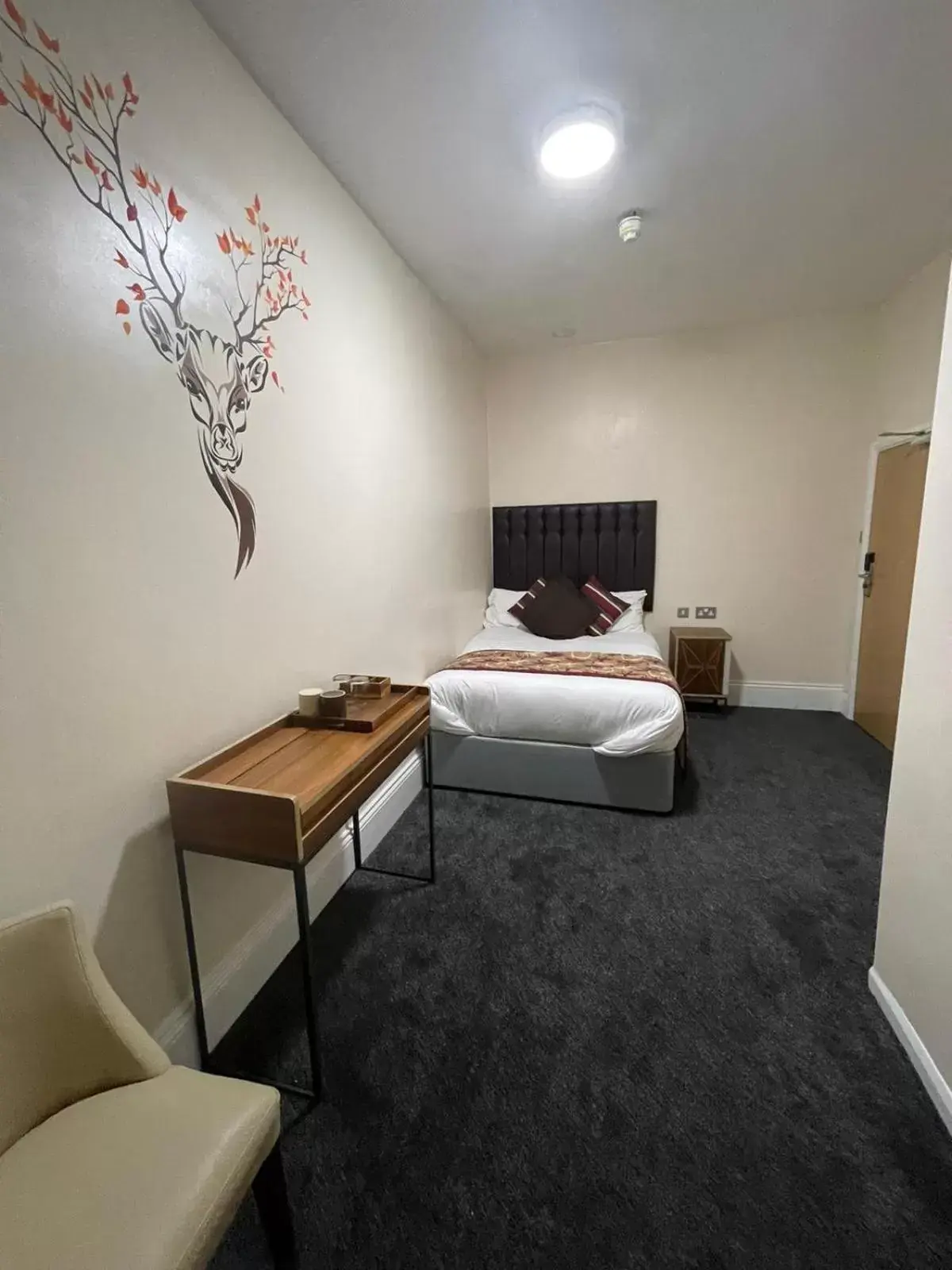 Double Room with Private Bathroom in Gainsborough Hotel