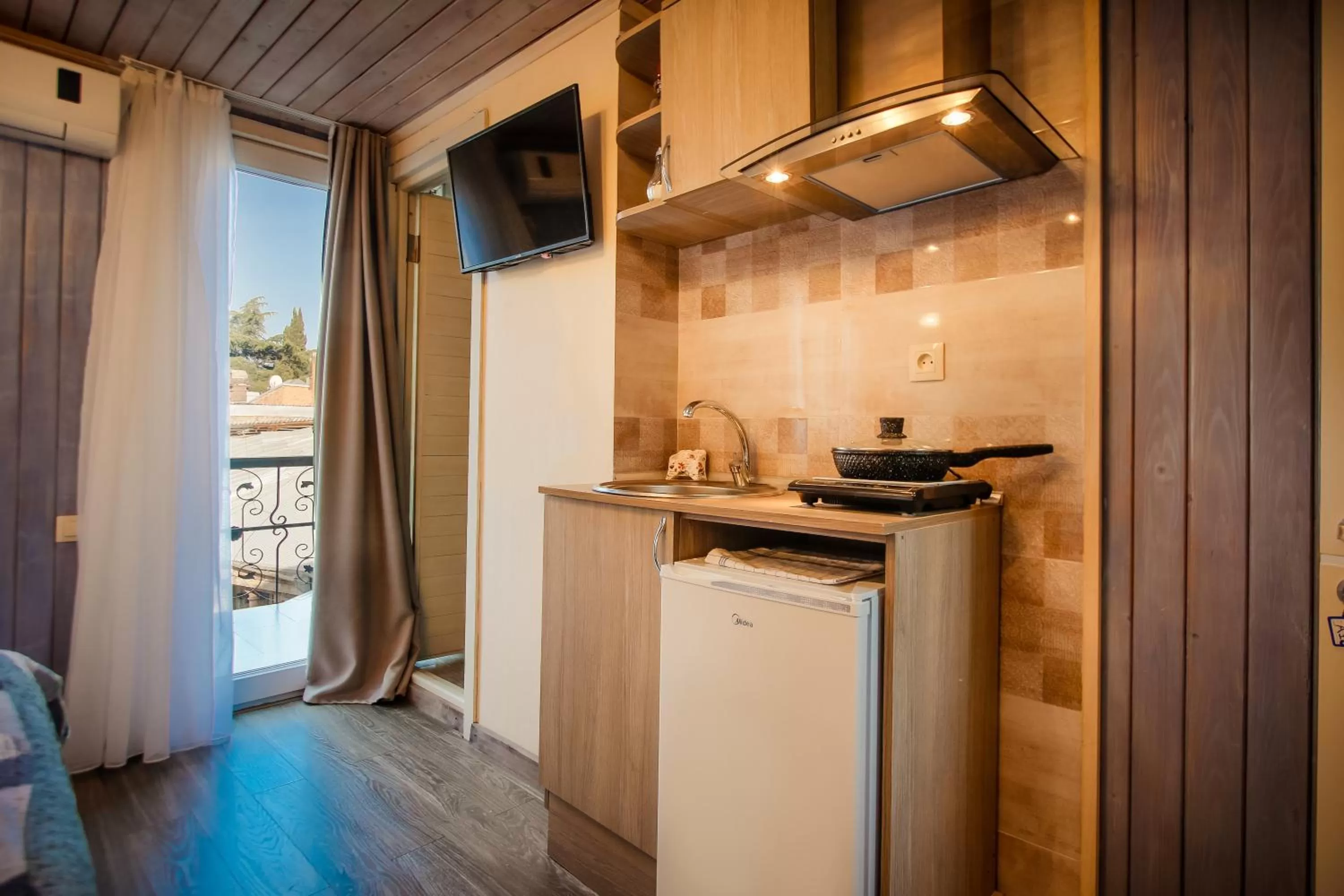 Kitchen or kitchenette, Kitchen/Kitchenette in Freedom Square Apart Hotel