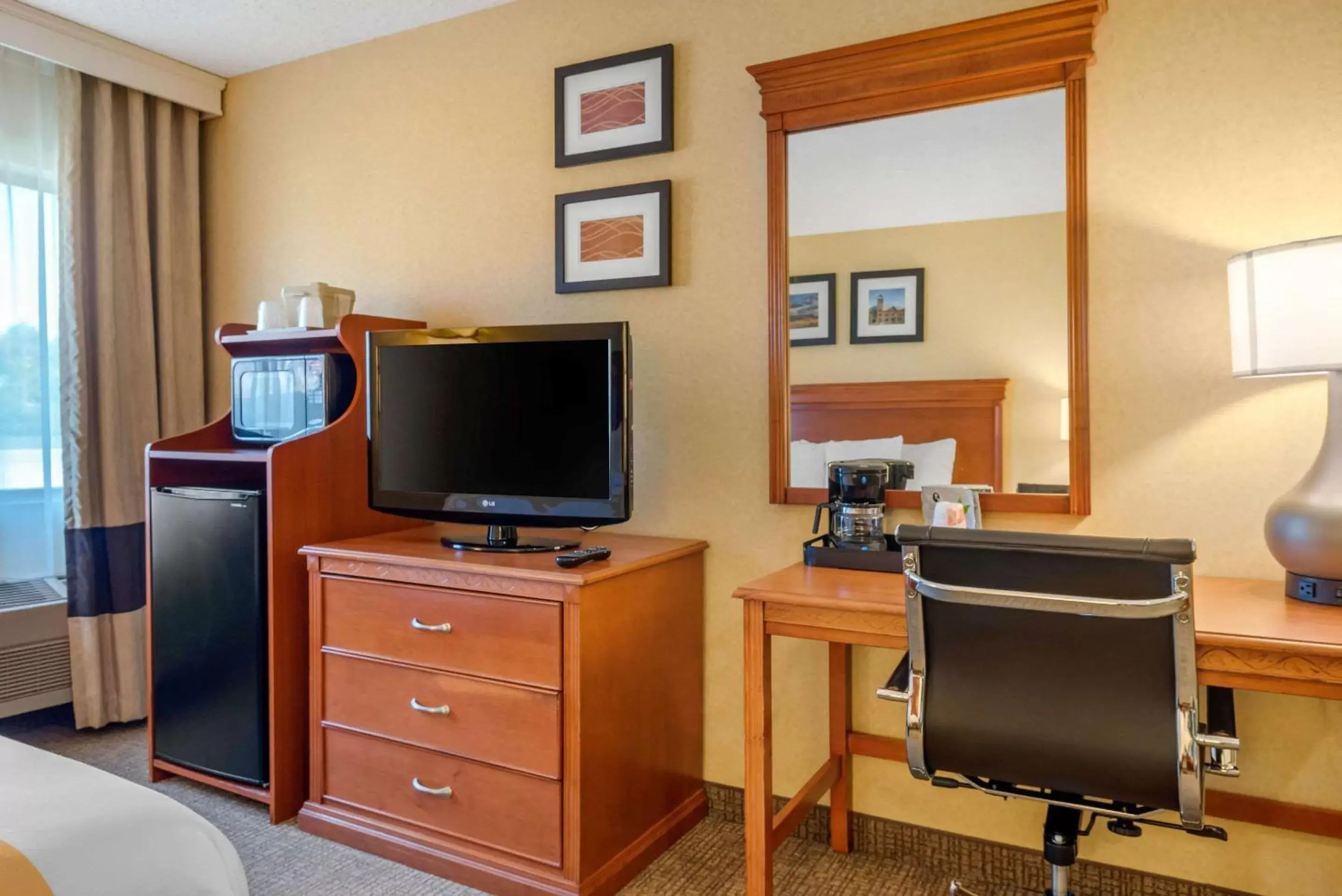 King Room - Accessible/Non-Smoking in Quality Inn I-25