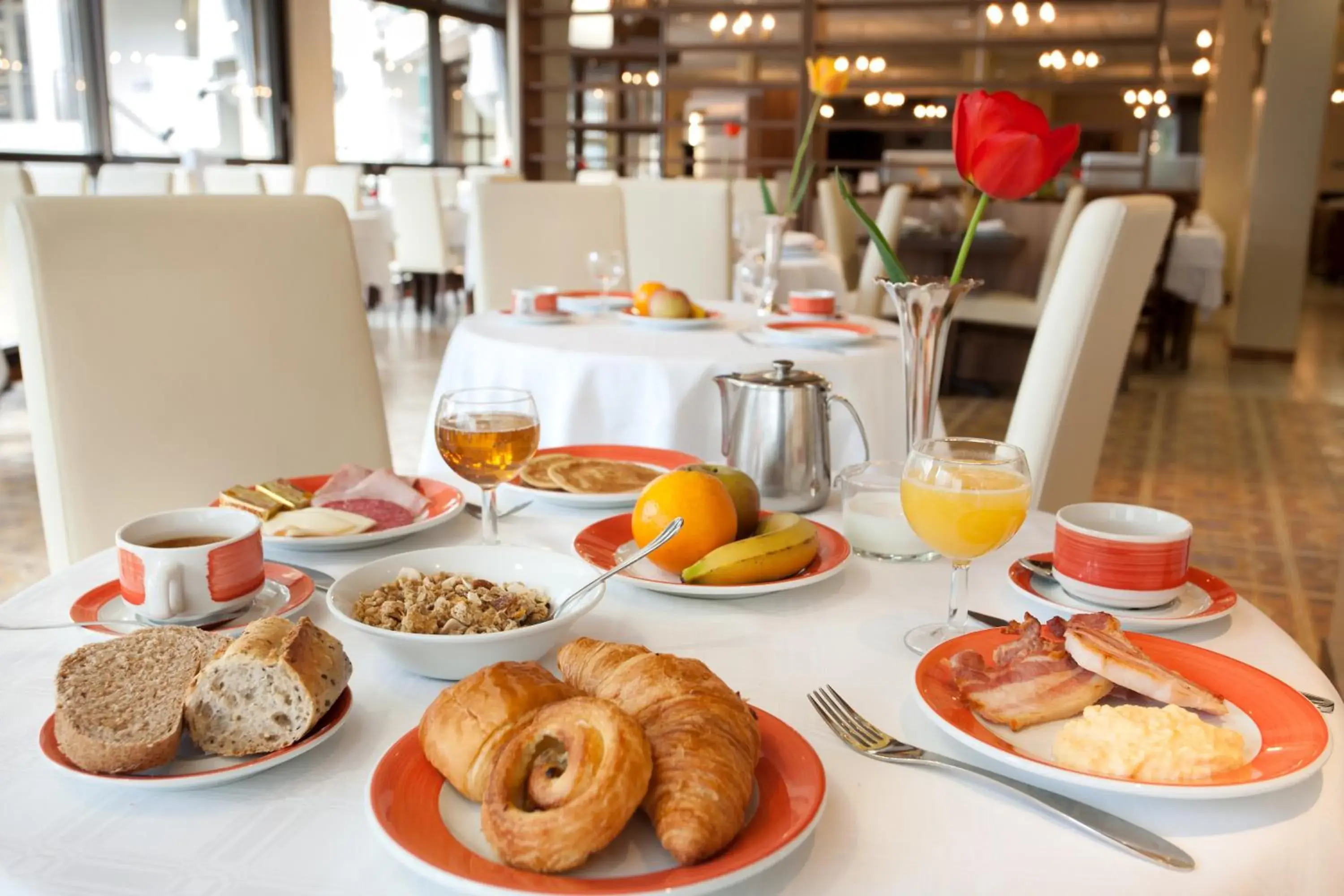 Restaurant/places to eat, Breakfast in Hotel Roissy