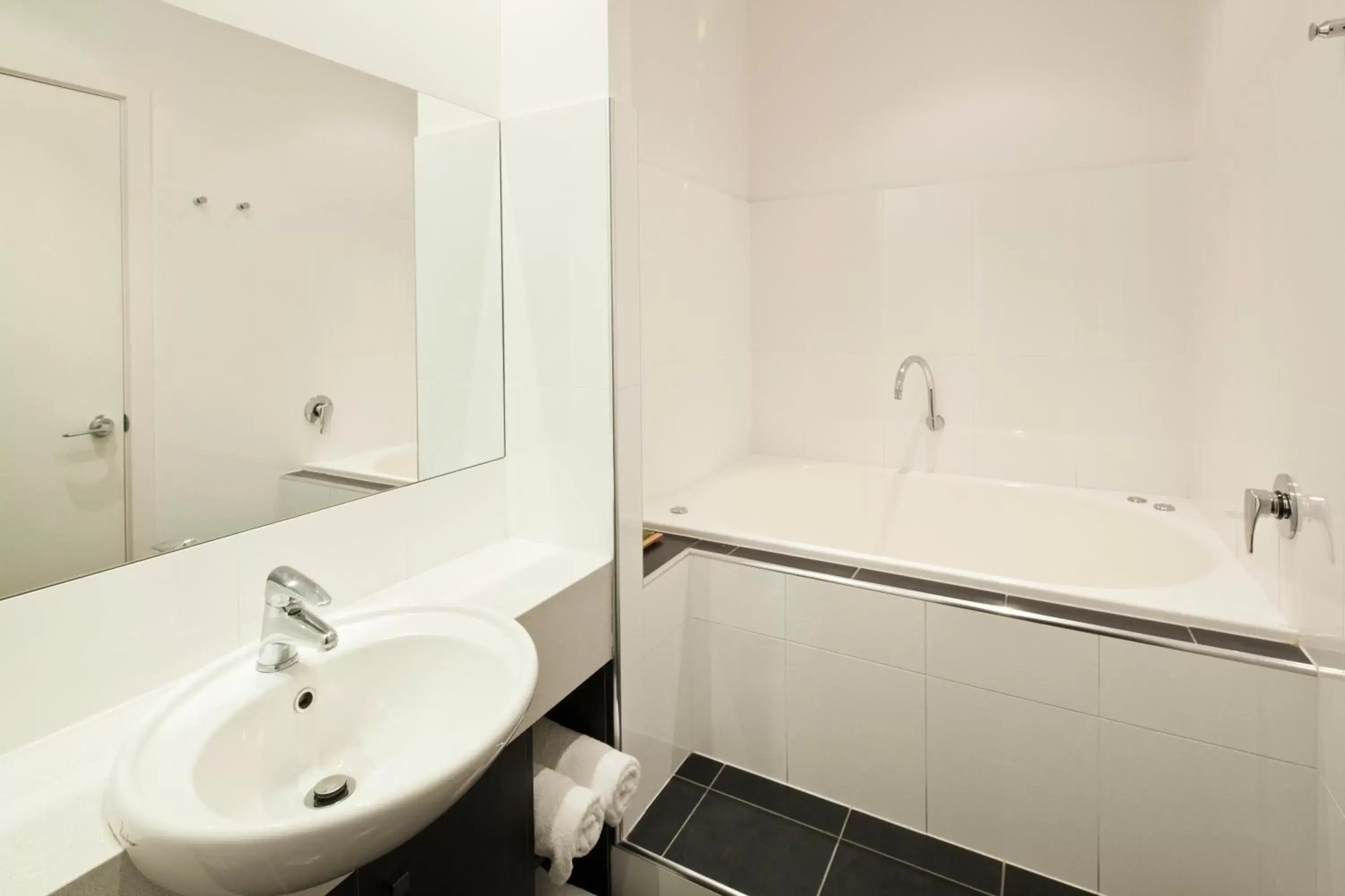 Bathroom in Best Western Plus Ballarat Suites