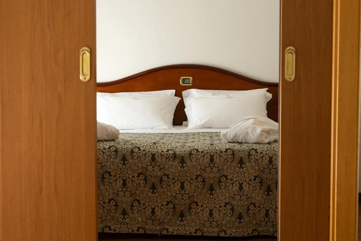 Bed in Hotels Vidi Miramare & Delfino