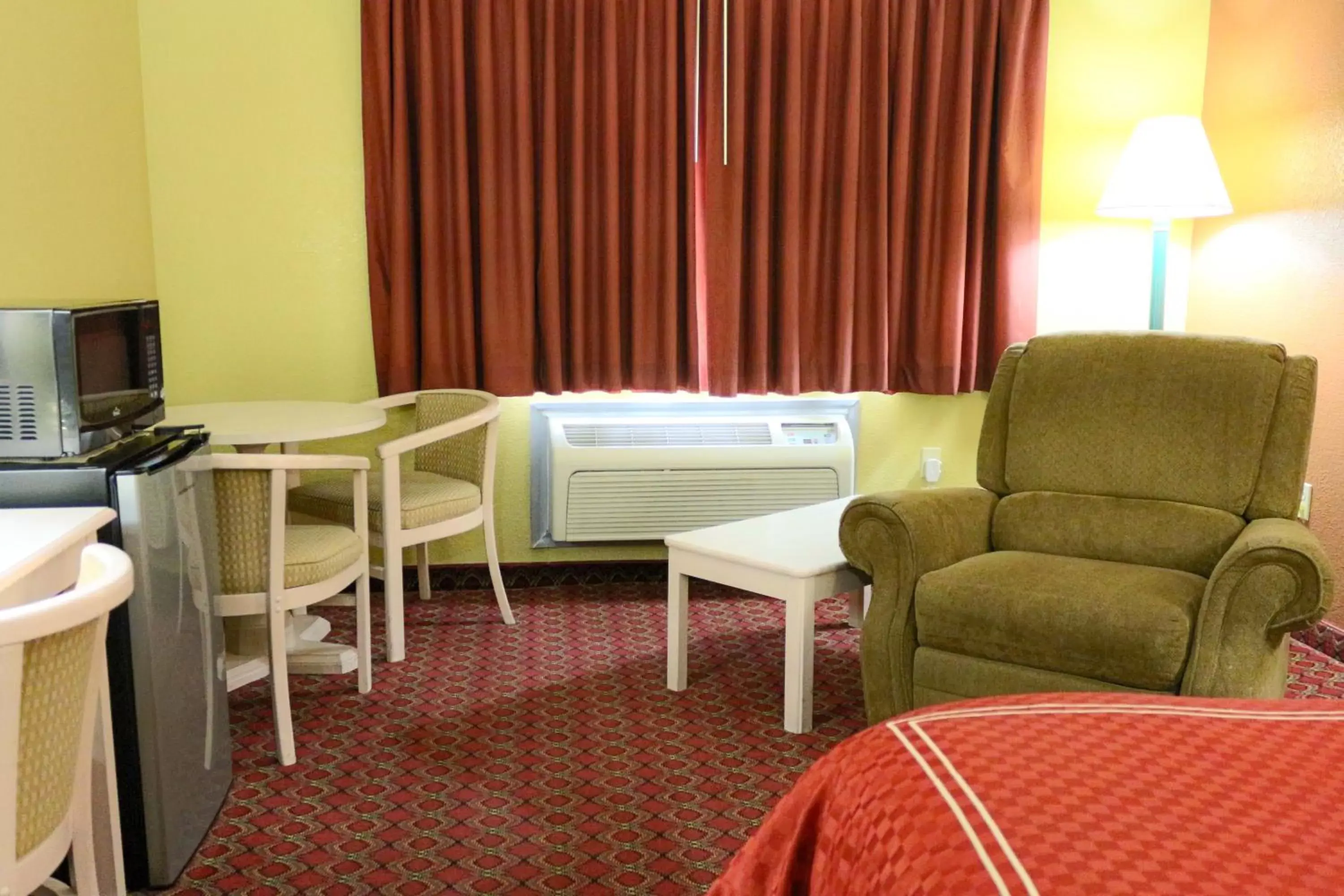Photo of the whole room, Seating Area in Americas Best Value Inn and Suites Houston FM 1960