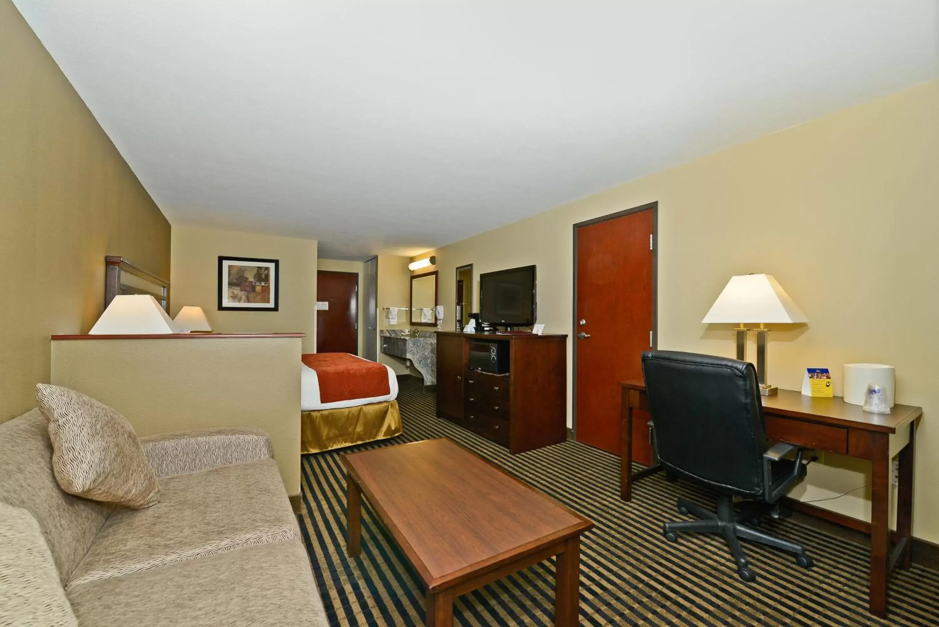 Seating Area in Best Western Plus Prairie Inn