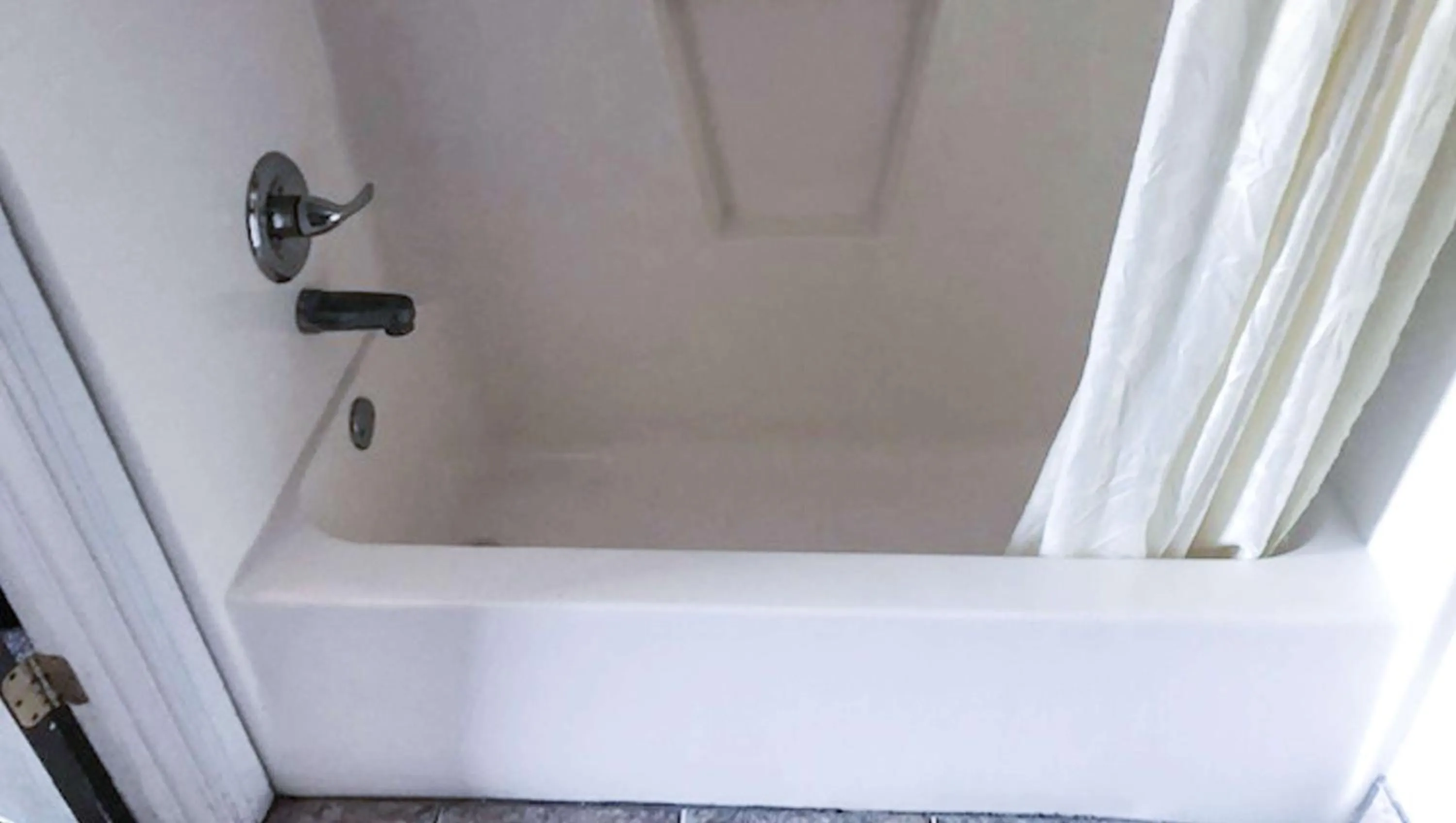 Bathroom in Budget Inn Ardmore OK