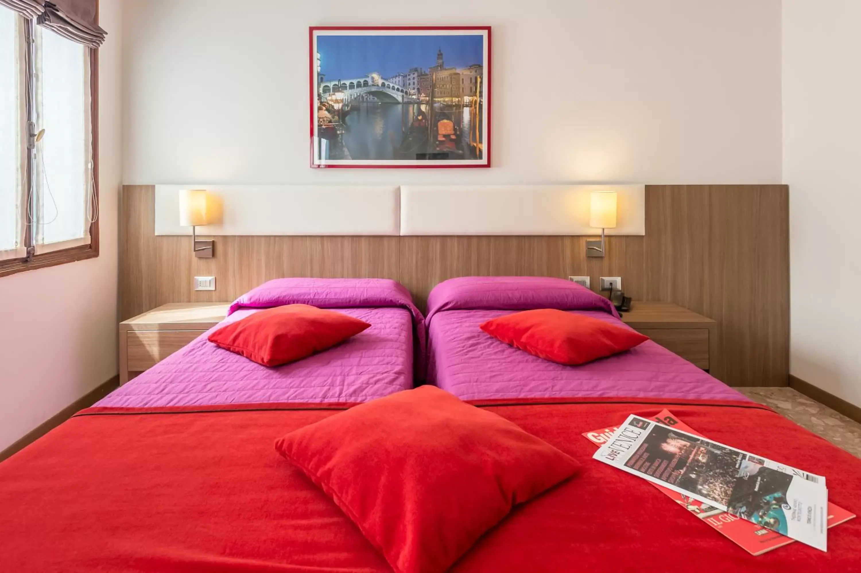 Bedroom, Bed in Hotel Il Moro di Venezia