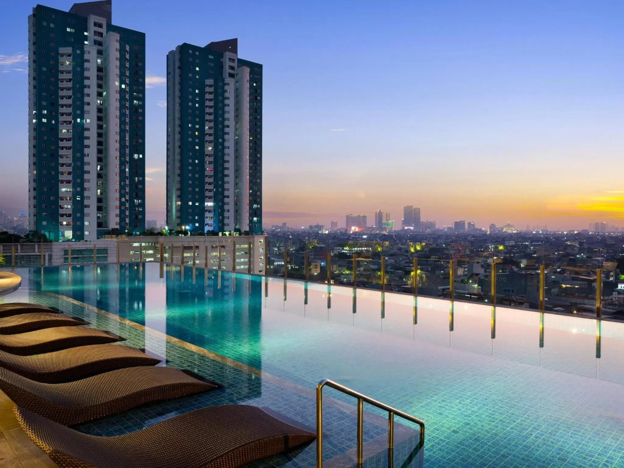 Swimming Pool in Holiday Inn & Suites Jakarta Gajah Mada, an IHG Hotel