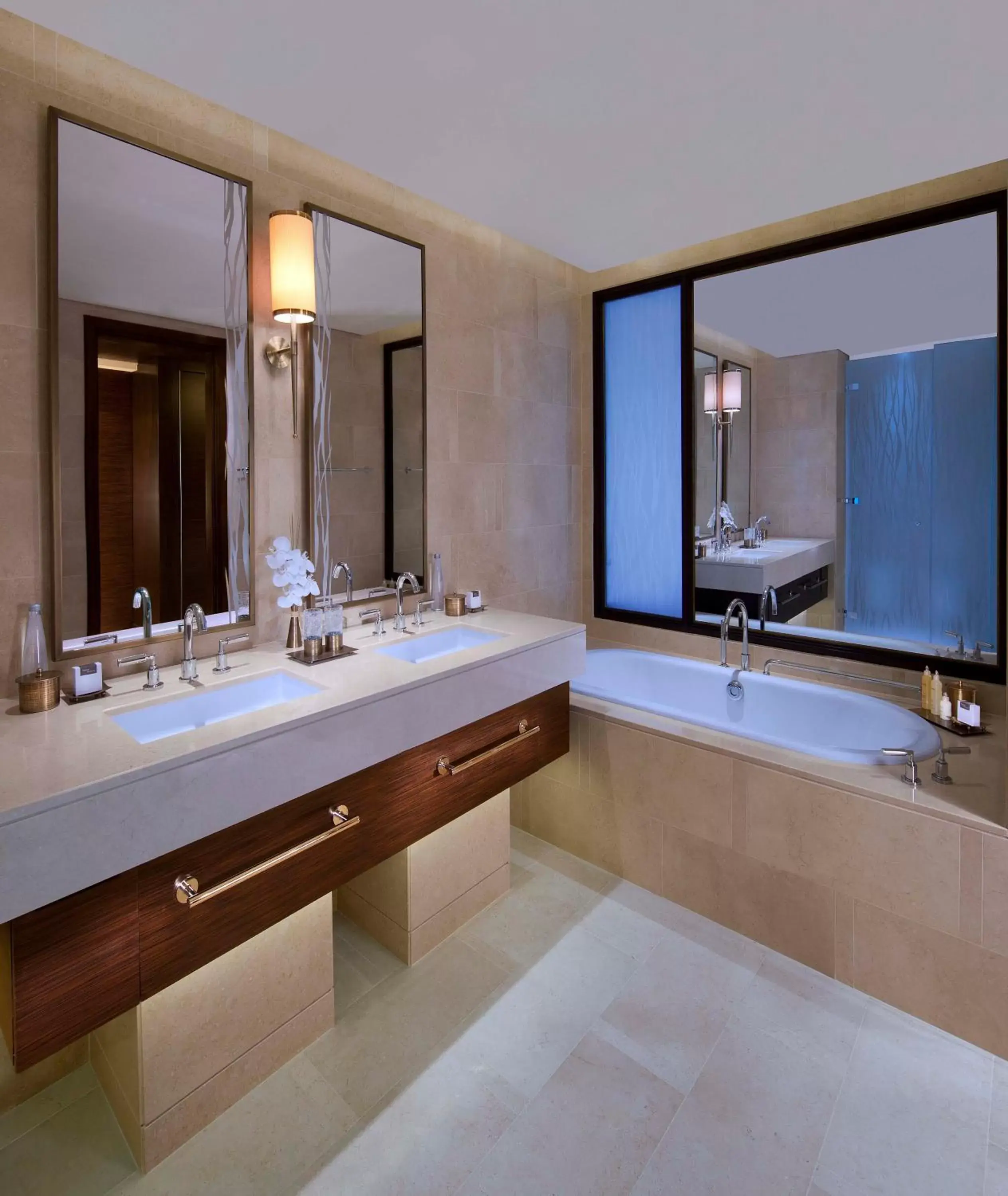 Shower, Bathroom in Anantara Eastern Mangroves Abu Dhabi