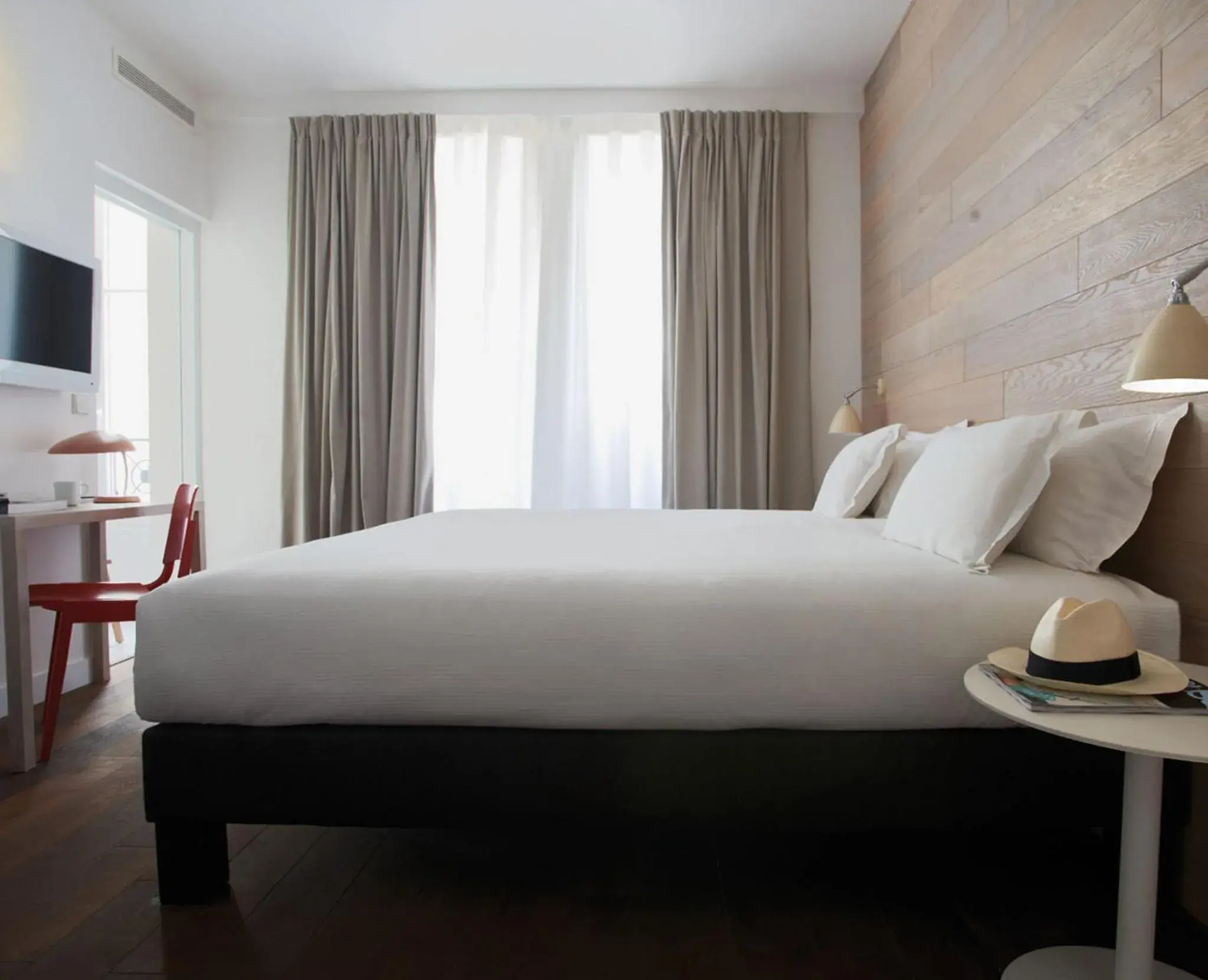 Bed in 9Hotel Opera Bed in 9Hotel Opera