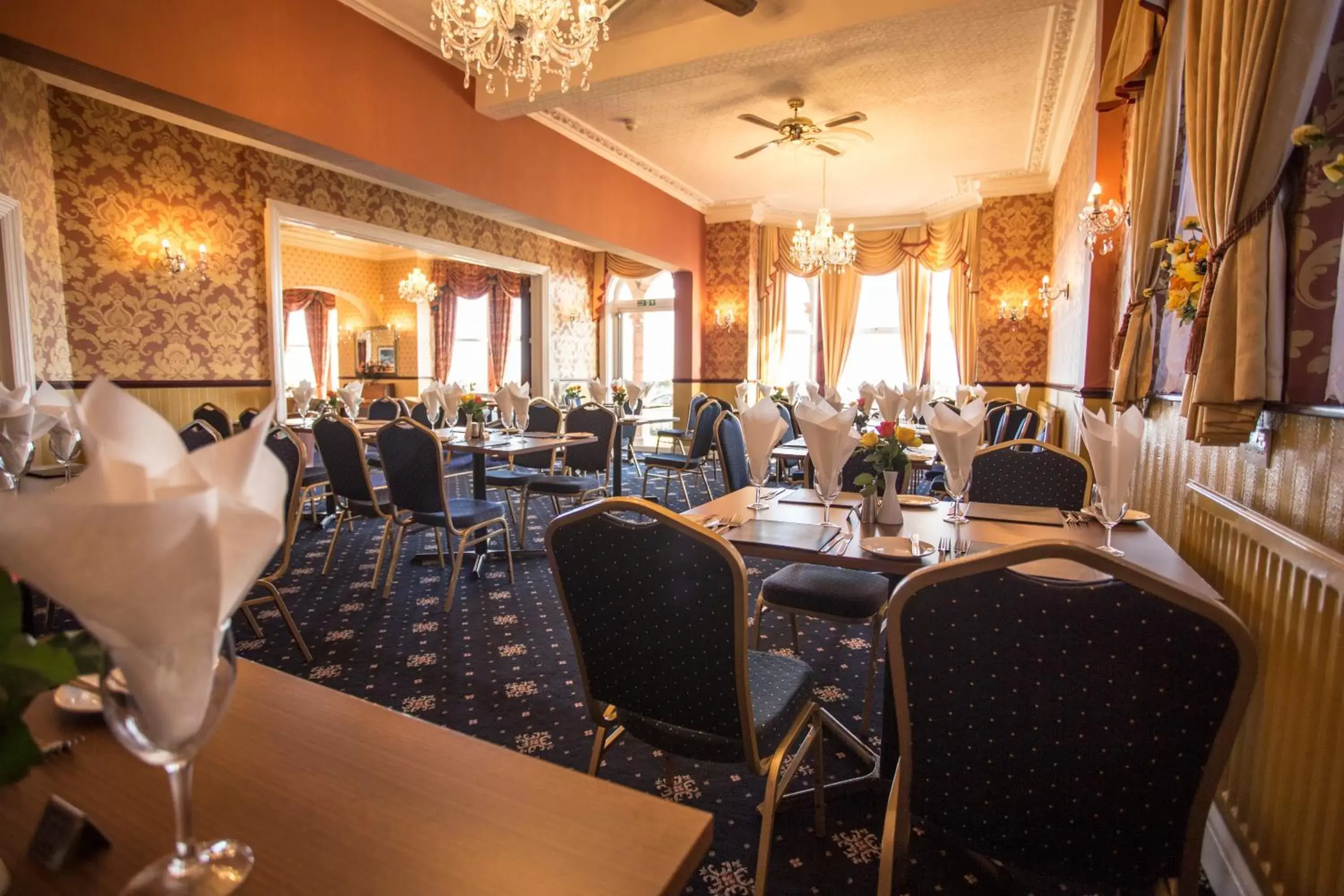 Restaurant/Places to Eat in Furzedown Hotel