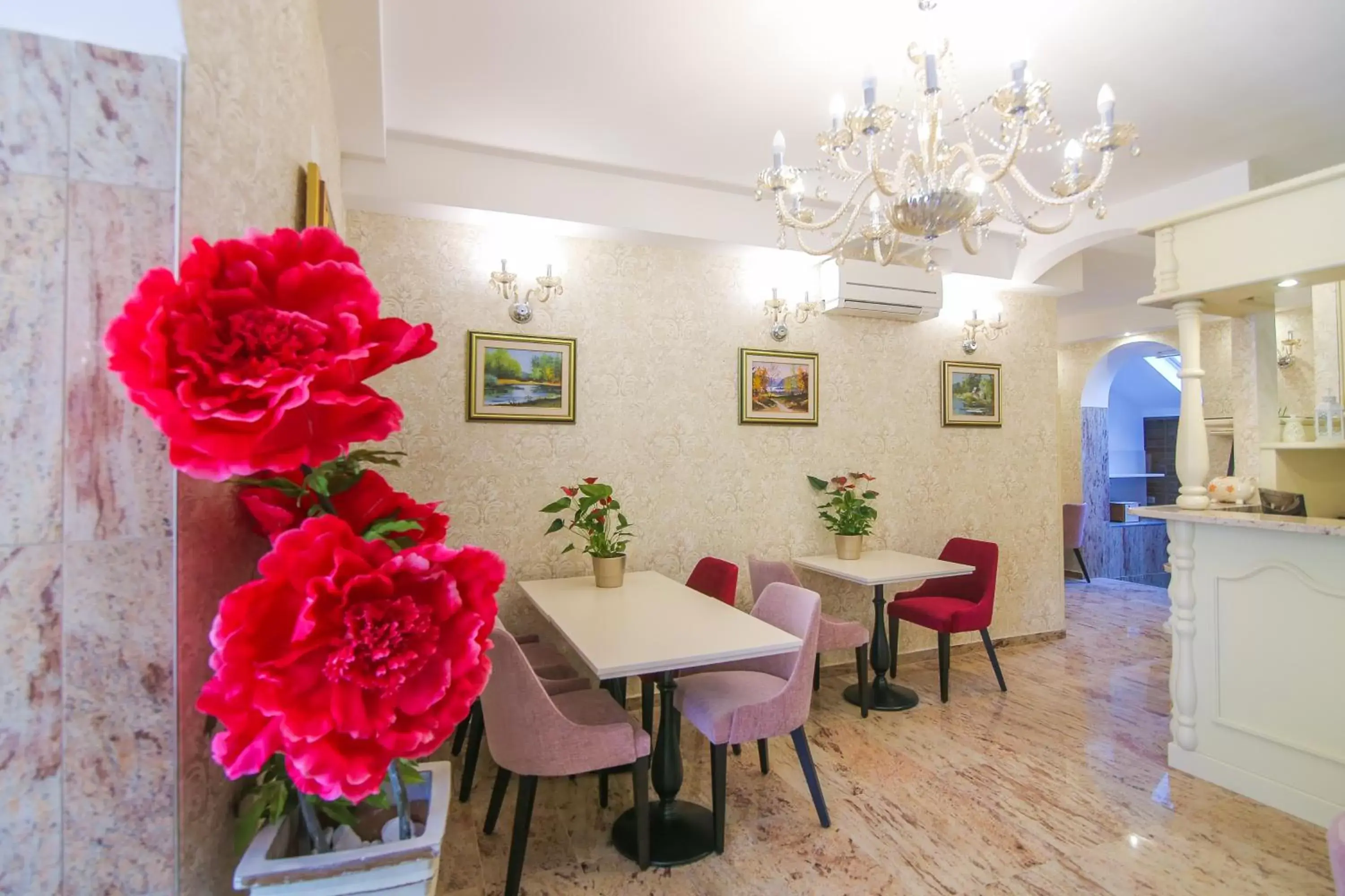 Lobby or reception, Restaurant/Places to Eat in Boutique Hotel Asteria