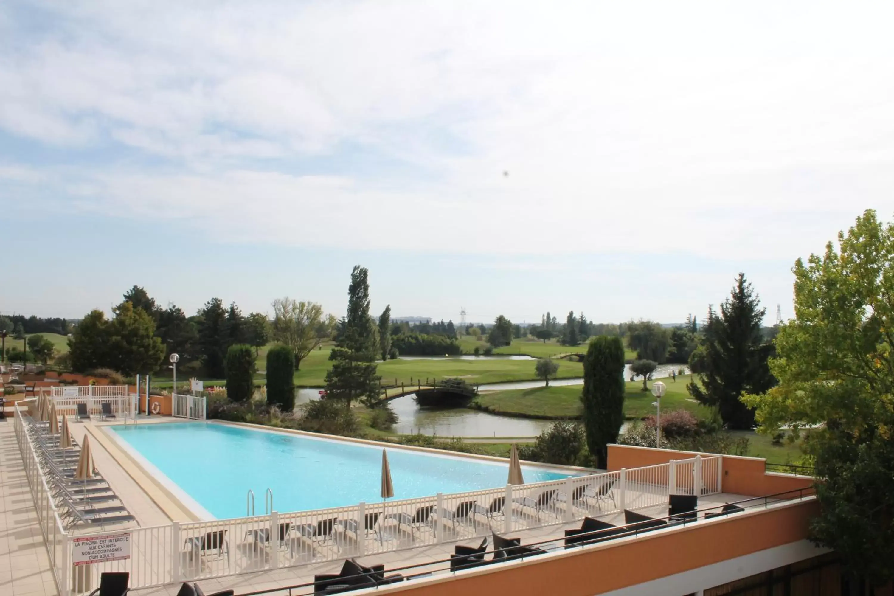 View (from property/room), Pool View in Mercure Toulouse Aéroport Golf de Seilh