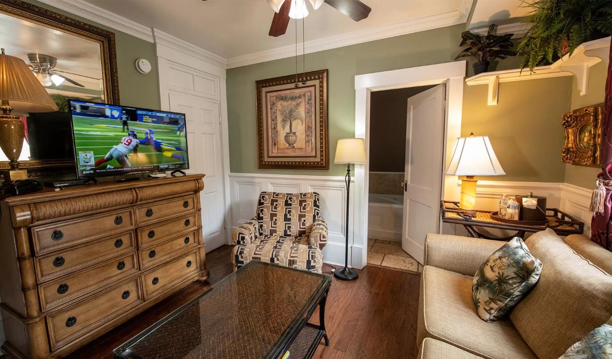 Seating area in Casablanca Inn on the Bay