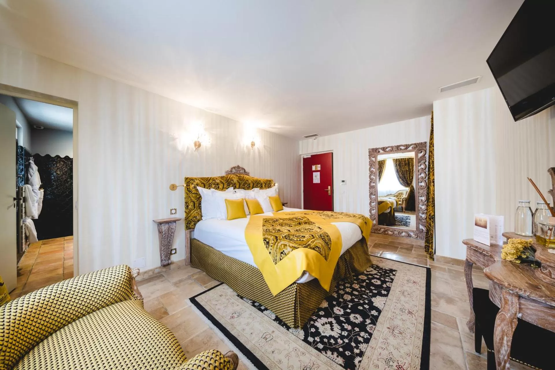 Bed in Le Petit Palais D'Aglae