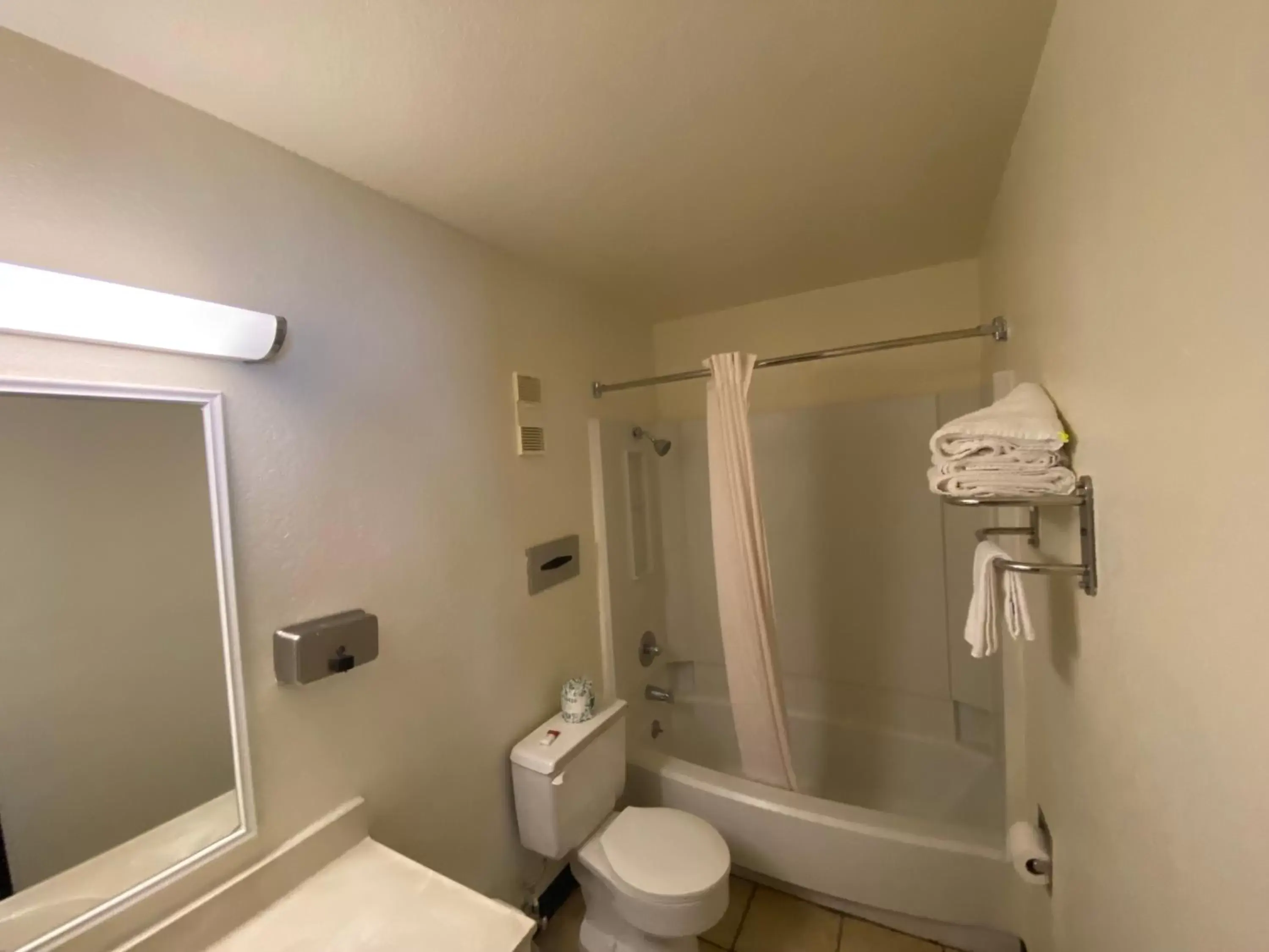 Bathroom in Simple Rewards Inn