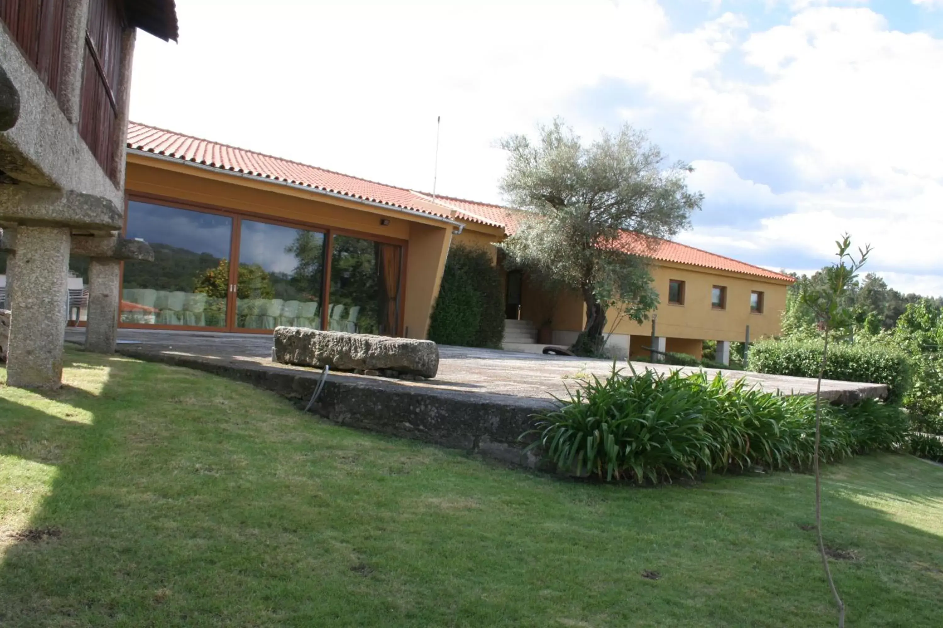 Facade/entrance, Property Building in Hotel Rural de Charme Maria da Fonte