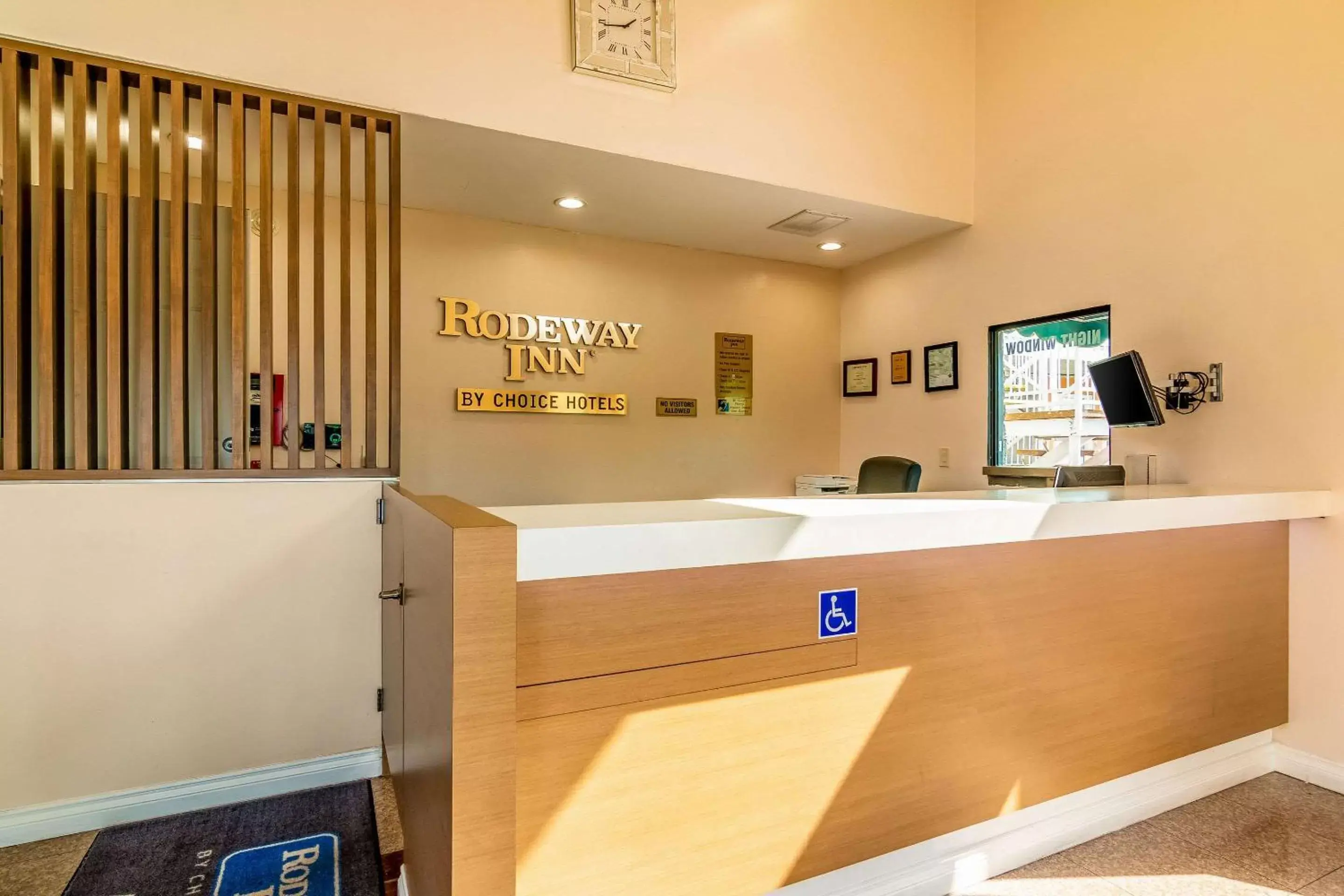 Lobby or reception, Lobby/Reception in Rodeway Inn Artesia Cerritos