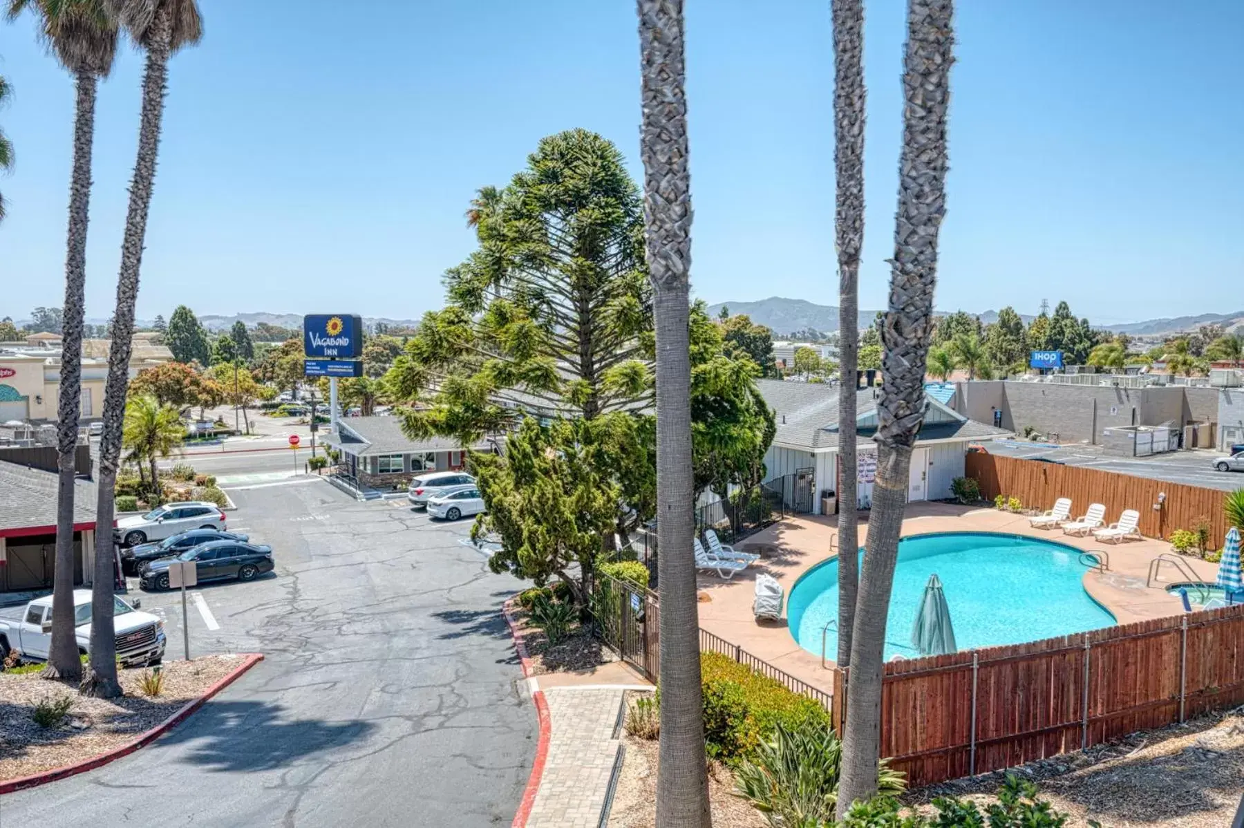 Property building in Vagabond Inn San Luis Obispo Property building in Vagabond Inn San Luis Obispo