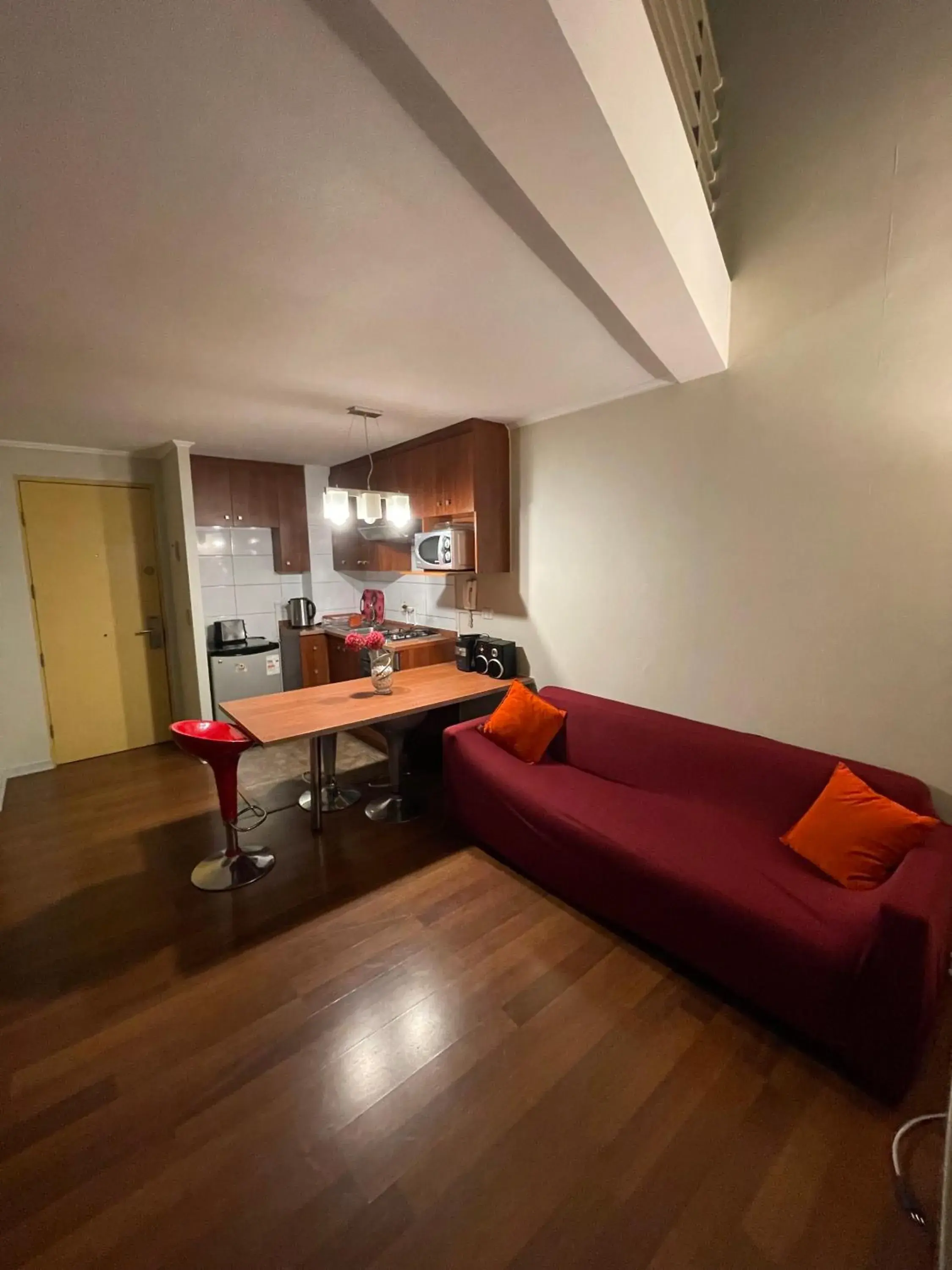 Kitchen or kitchenette, Seating Area in VR Suite Santiago