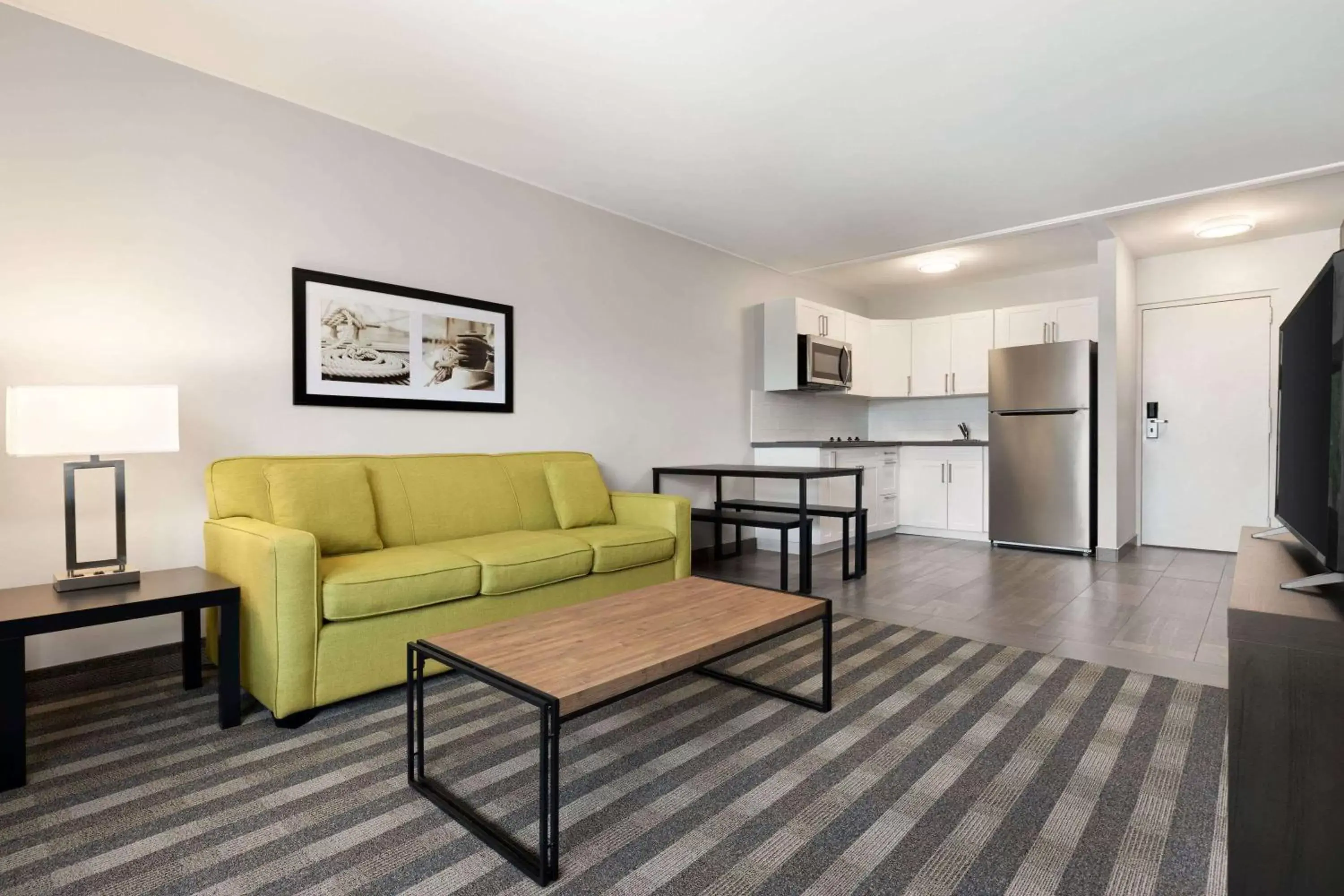 Photo of the whole room in Days Inn by Wyndham Sarnia Harbourfront Photo of the whole room in Days Inn by Wyndham Sarnia Harbourfront