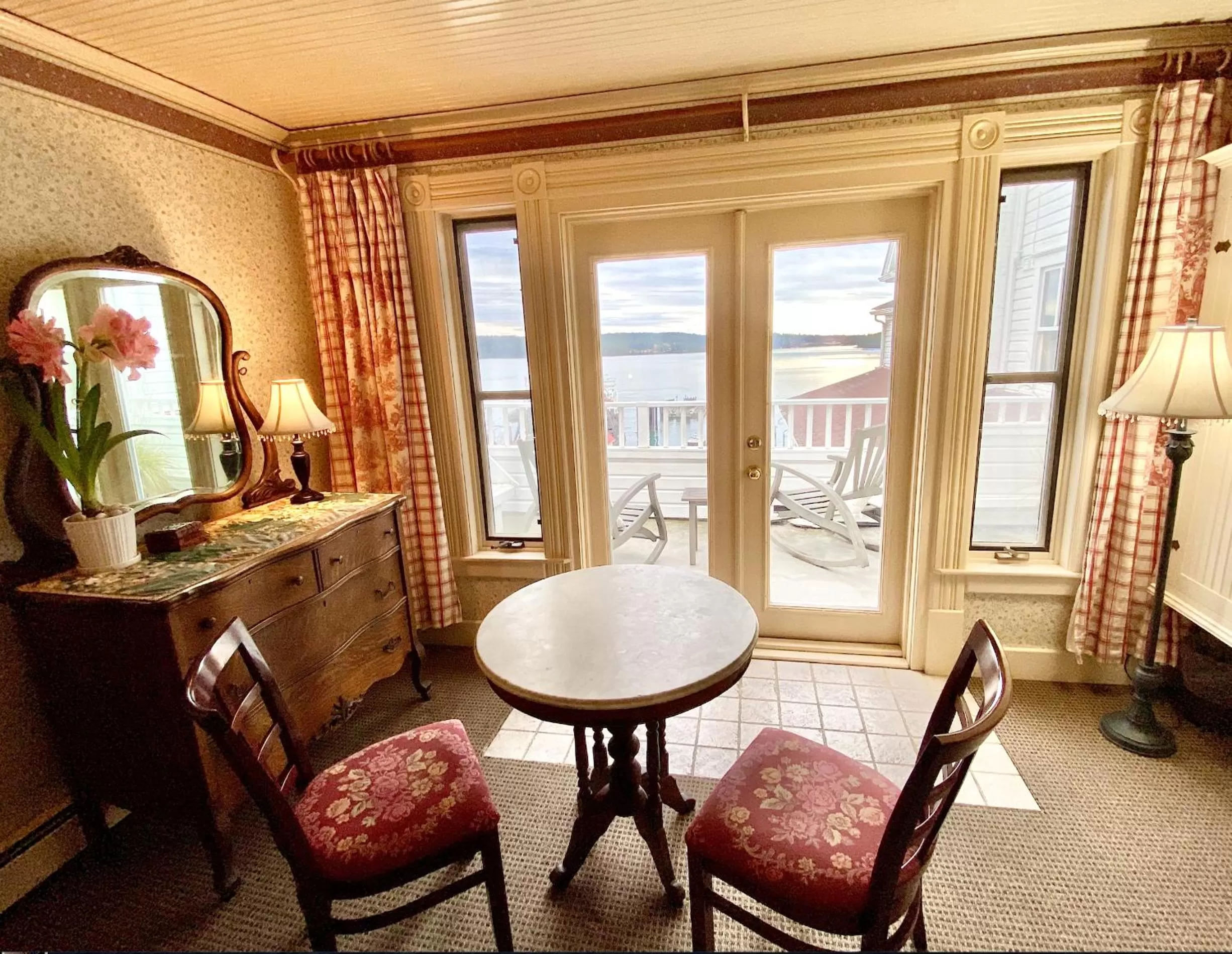 Seating Area in Orcas Hotel