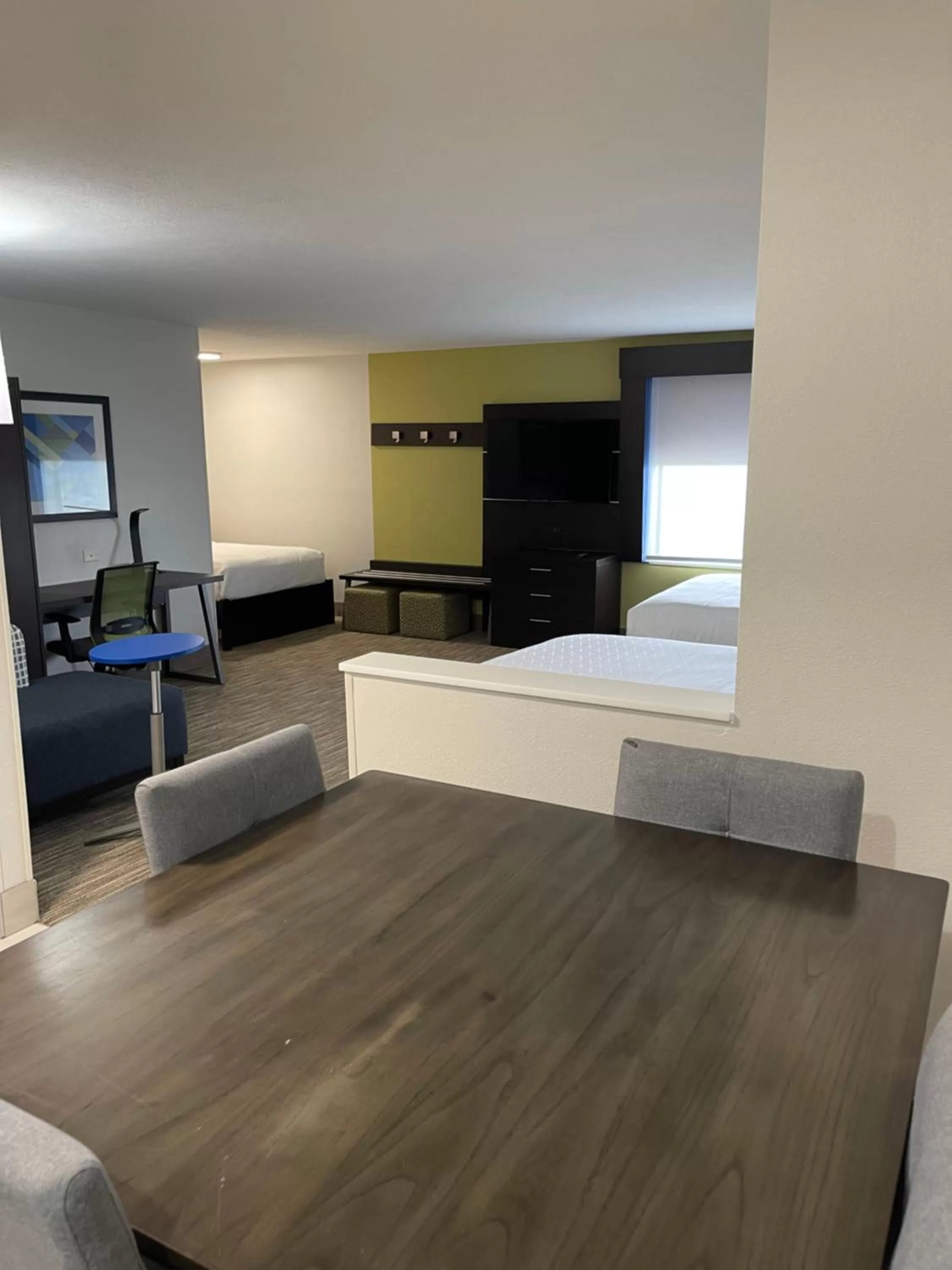 Bed in Holiday Inn Express Hotel & Suites Las Vegas NM by IHG